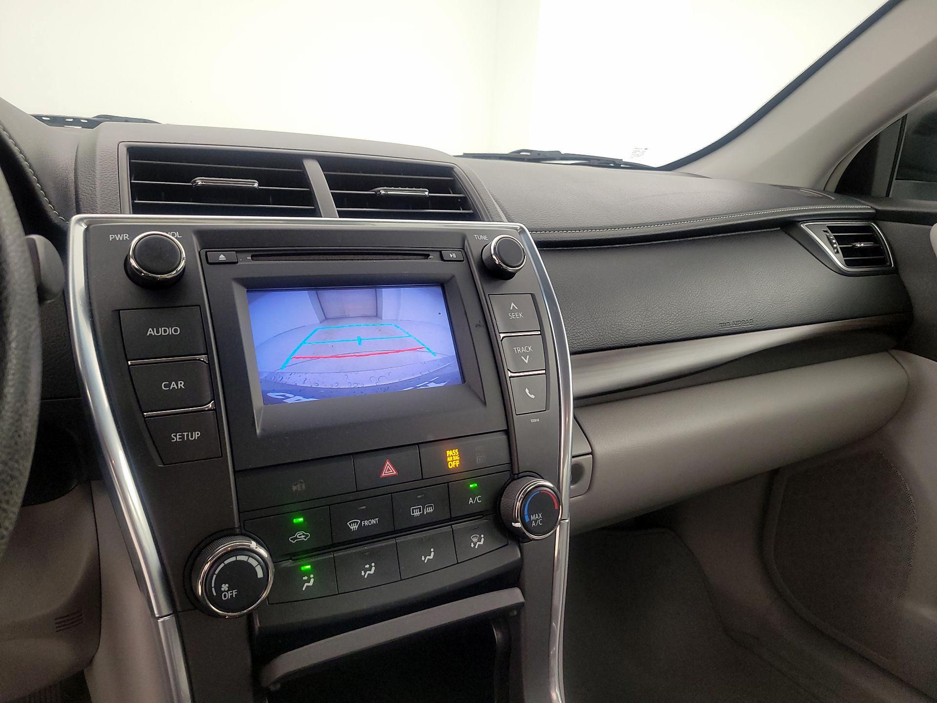 Thumbnail: 2016 Toyota Camry - 14