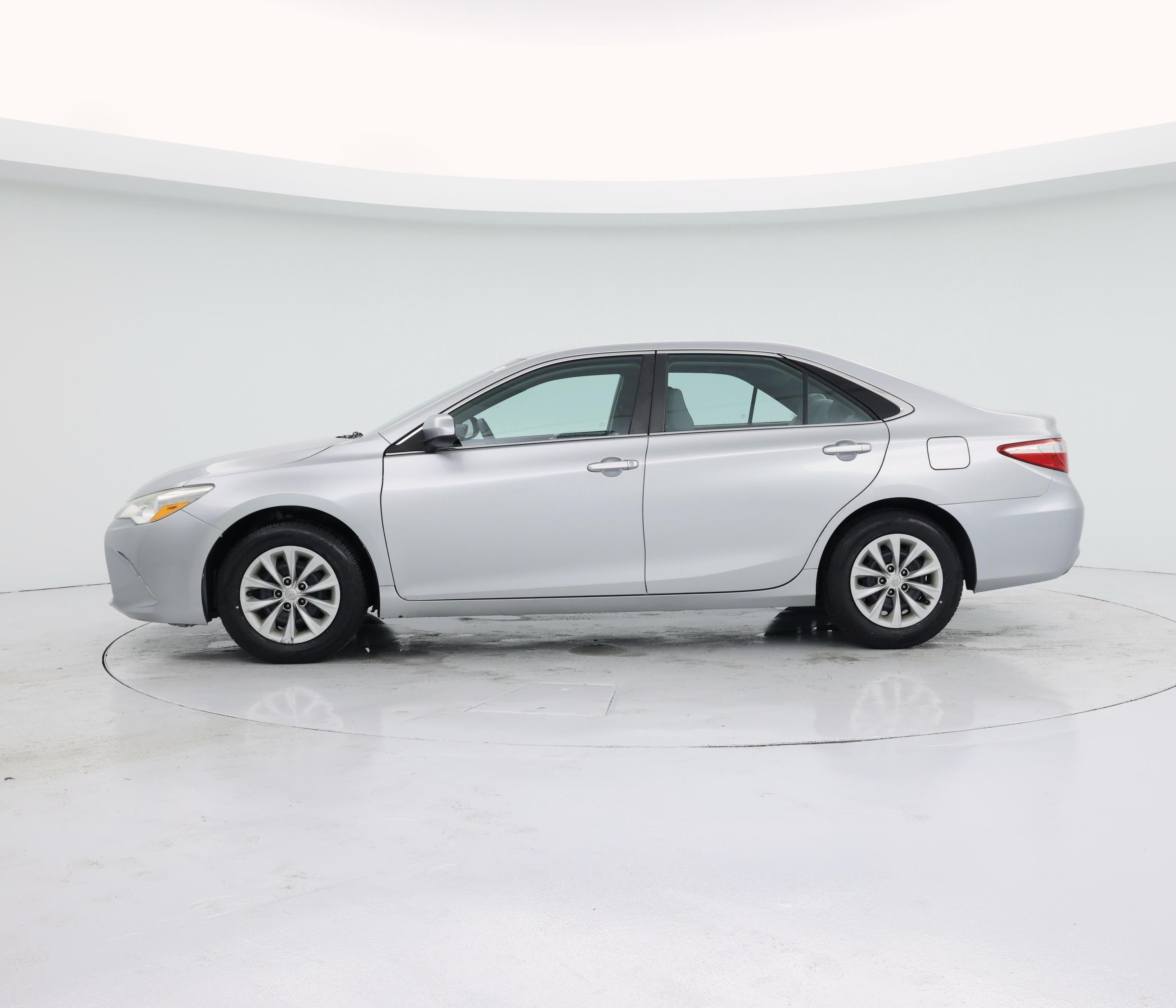 Thumbnail: 2016 Toyota Camry - 3