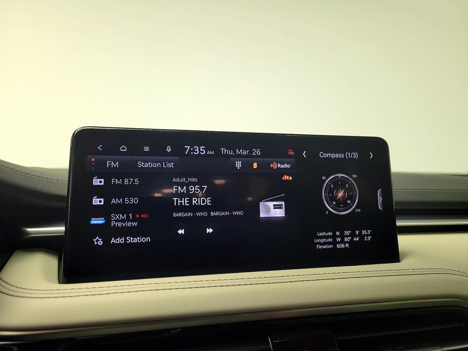 2025 GENESIS G70 Standard - Photo 17