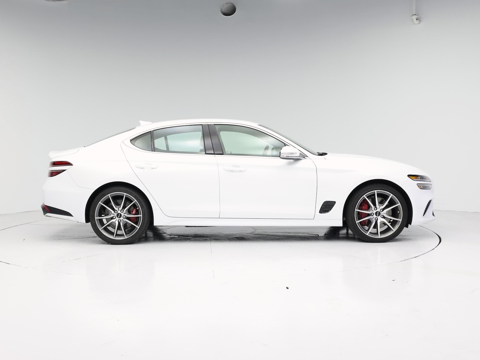 2025 GENESIS G70 Standard - Photo 8