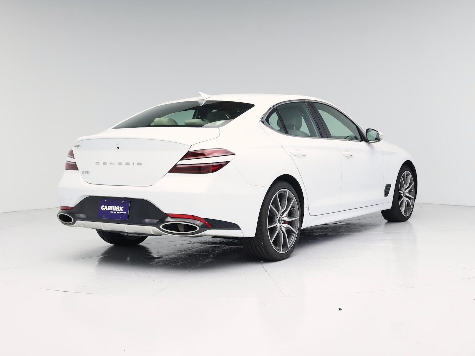2025 GENESIS G70 Standard - Photo 9