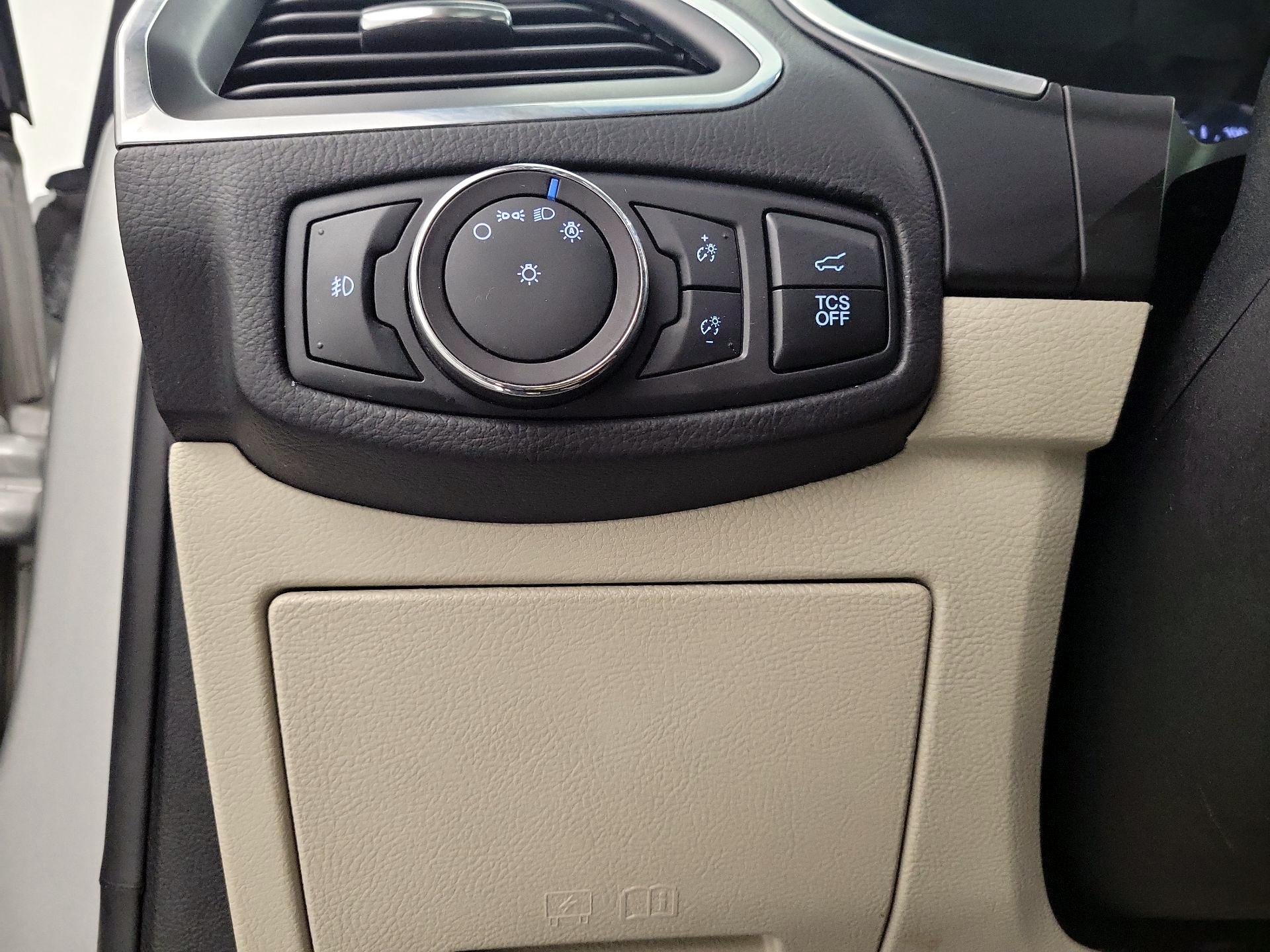 Thumbnail: 2019 Ford Edge - 13