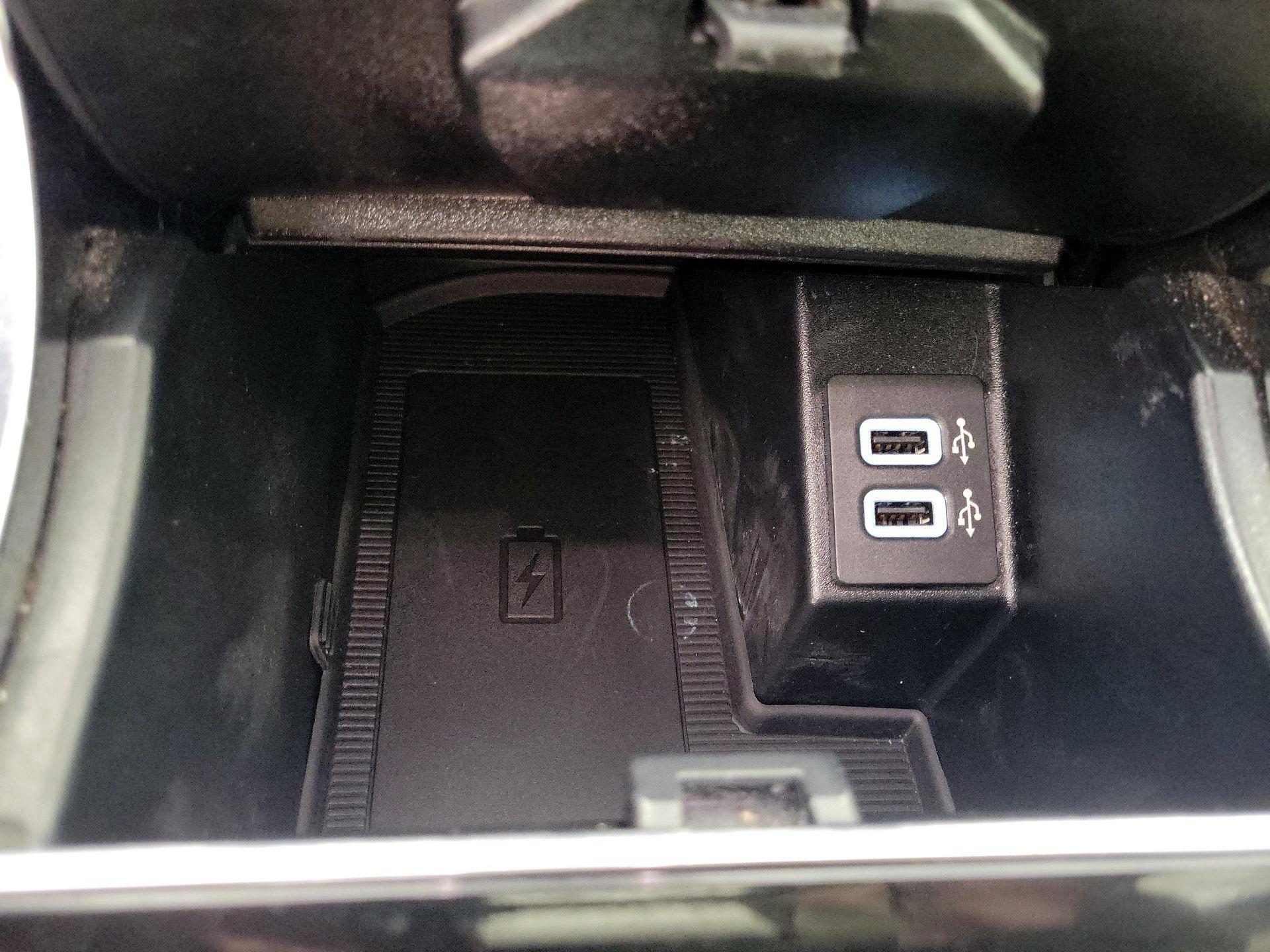 Thumbnail: 2019 Ford Edge - 19