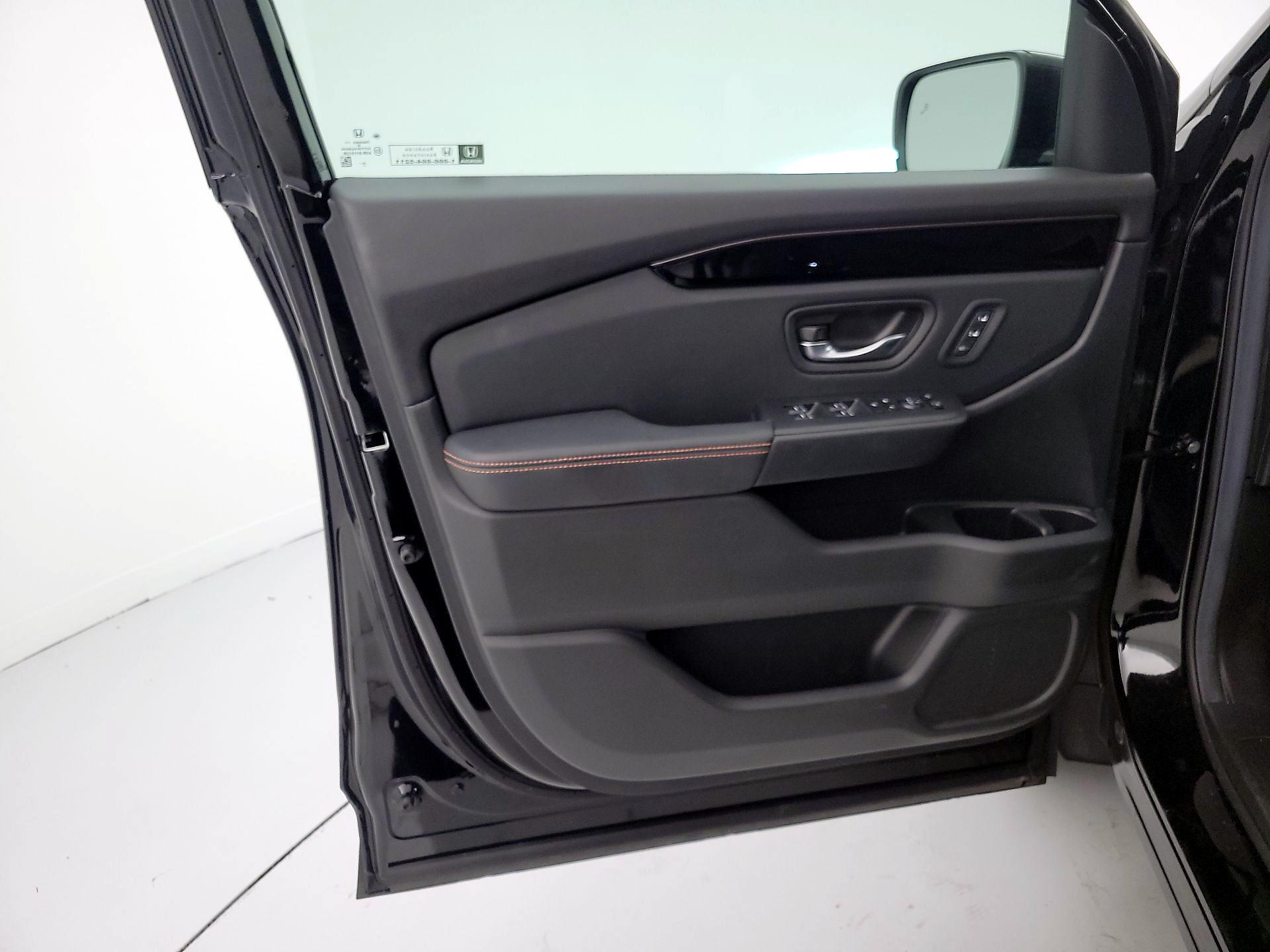 Thumbnail: 2025 Honda Pilot - 12