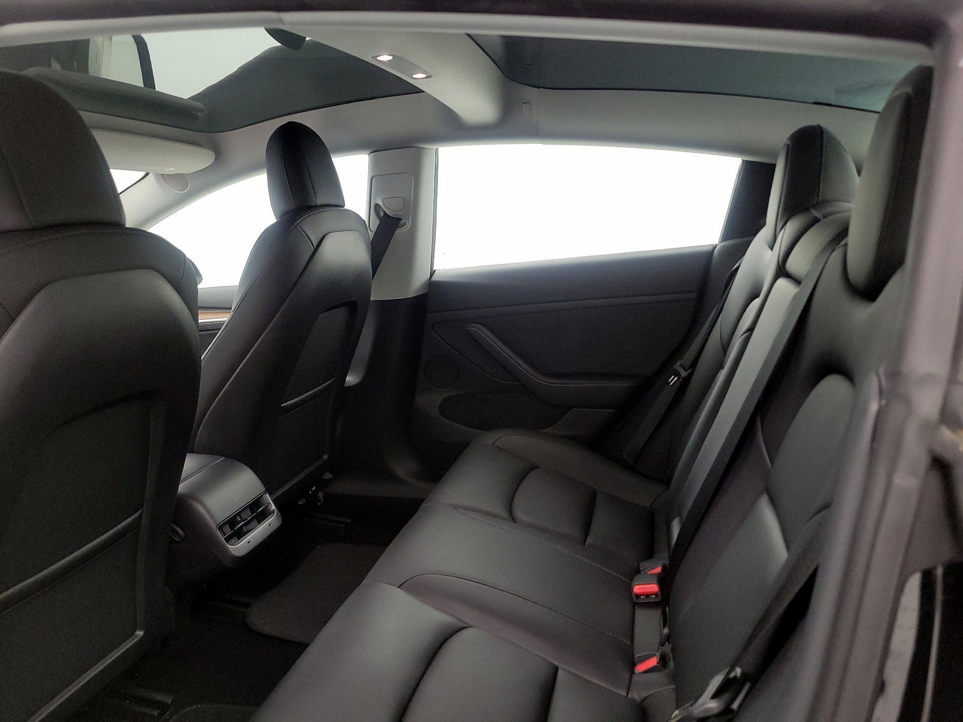 Thumbnail: 2022 Tesla Model 3 - 19