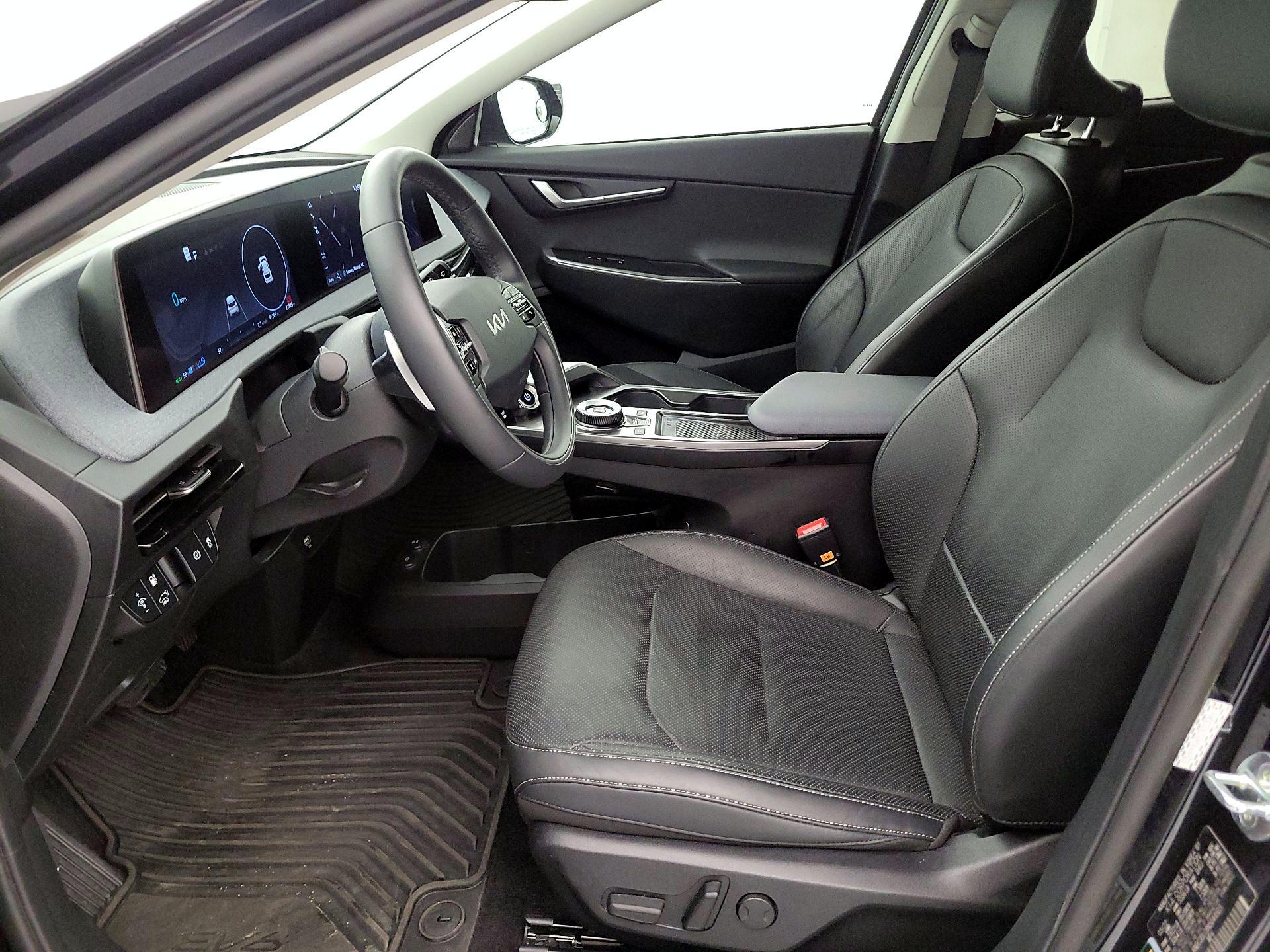 Thumbnail: 2022 Kia EV6 - 11