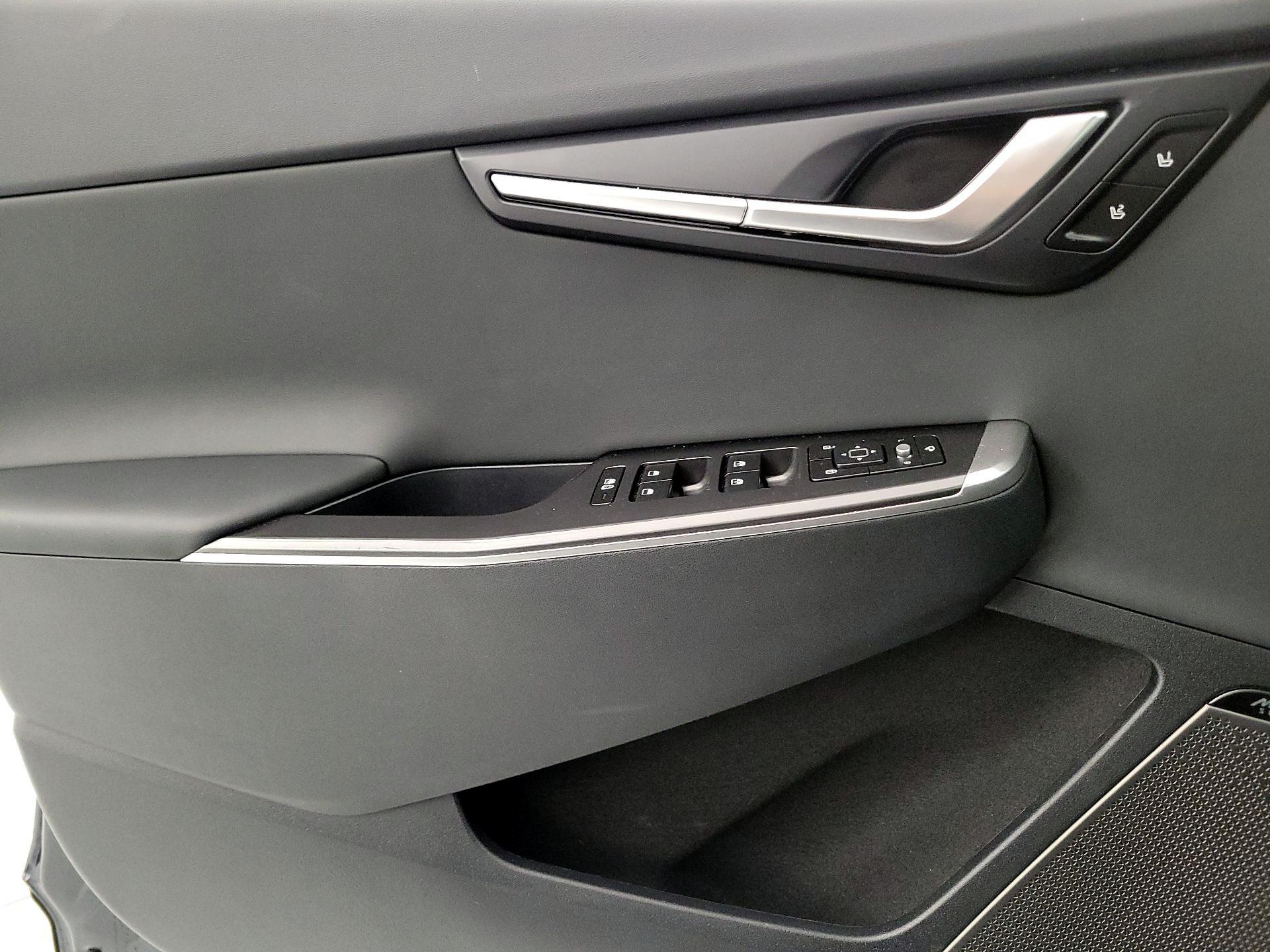 Thumbnail: 2022 Kia EV6 - 12