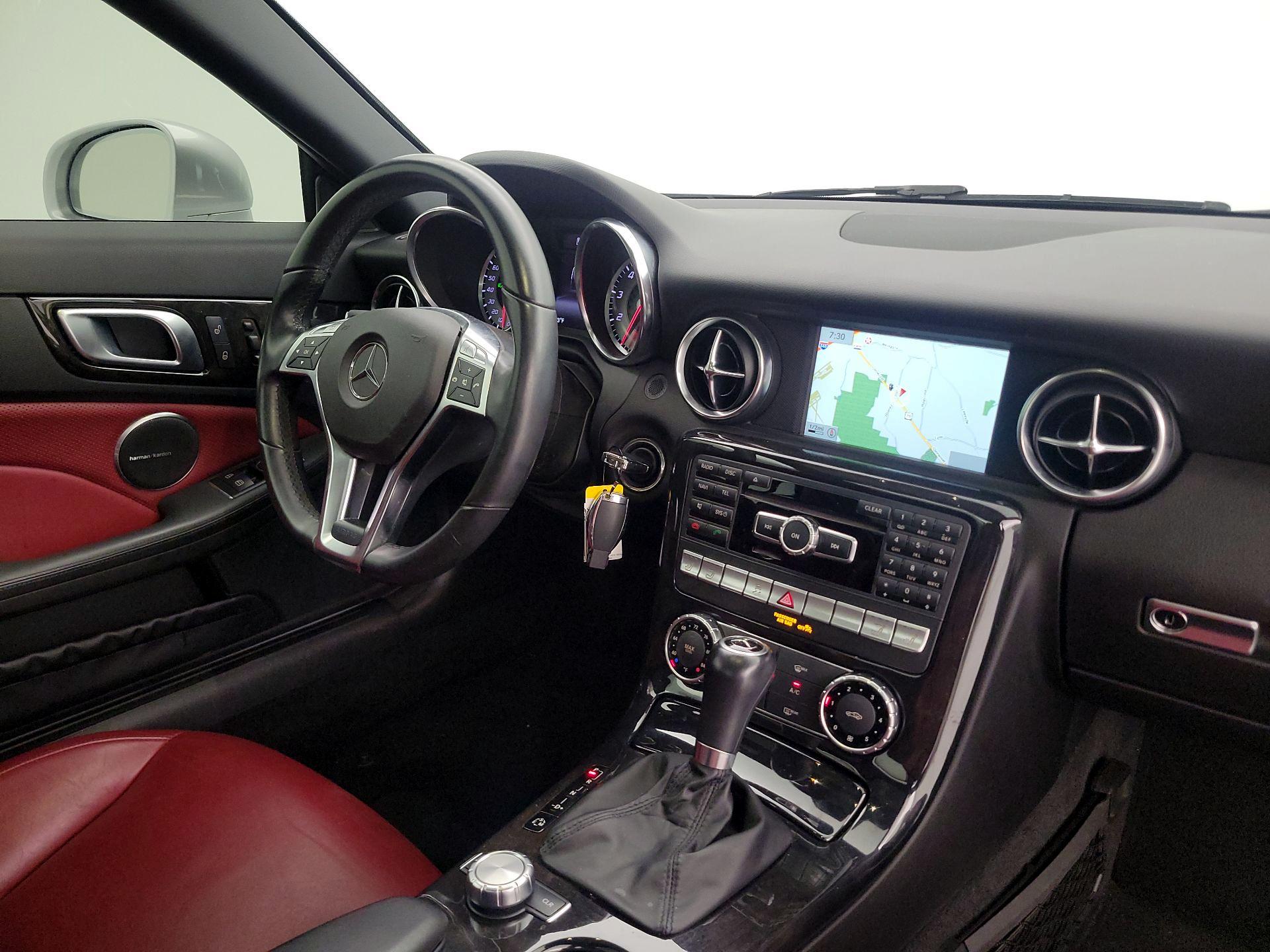 Thumbnail: 2015 Mercedes-Benz SLK - 10