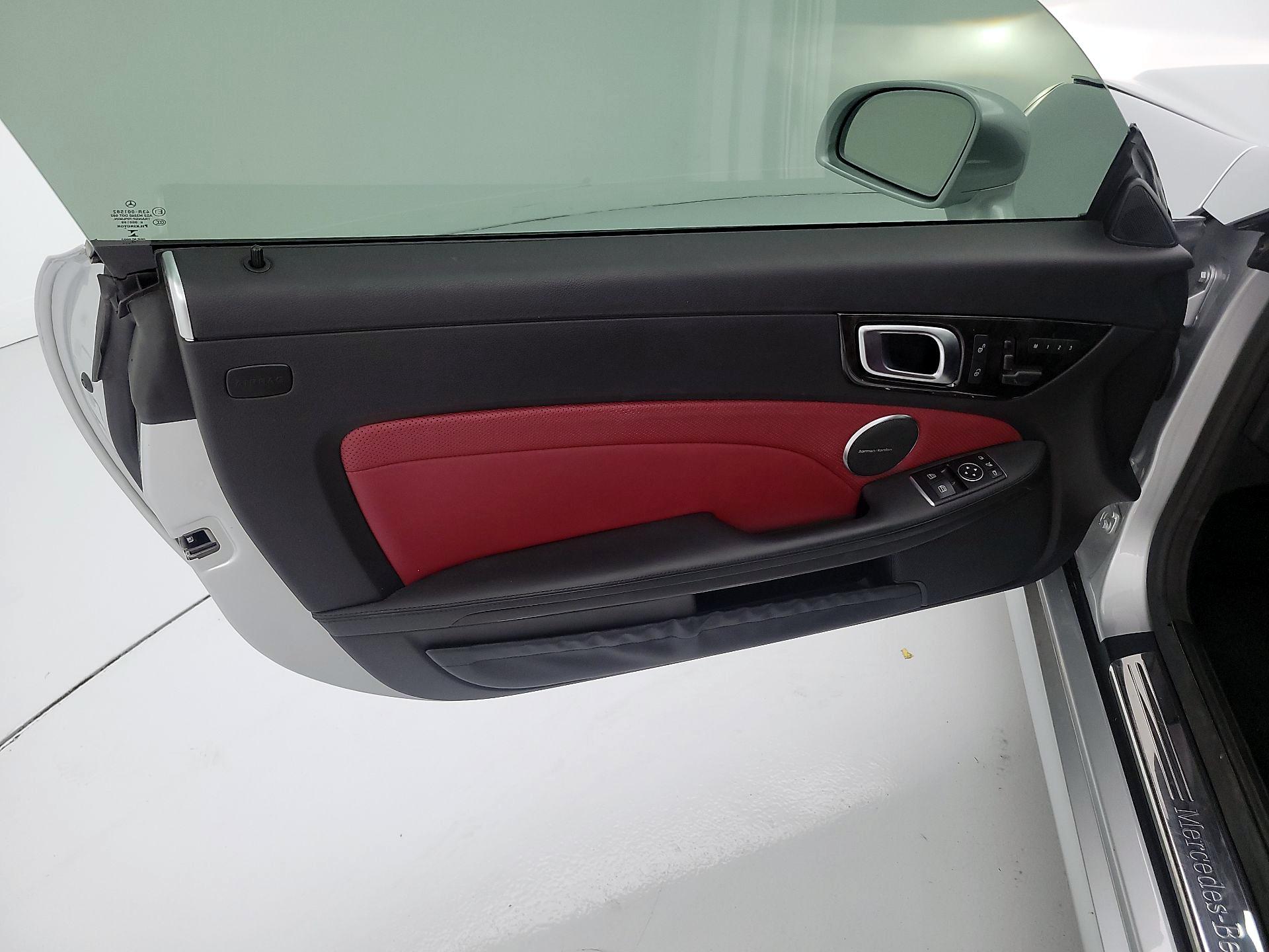 Thumbnail: 2015 Mercedes-Benz SLK - 12