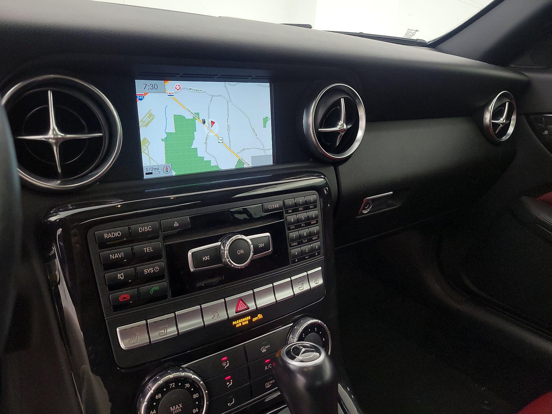 Thumbnail: 2015 Mercedes-Benz SLK - 14