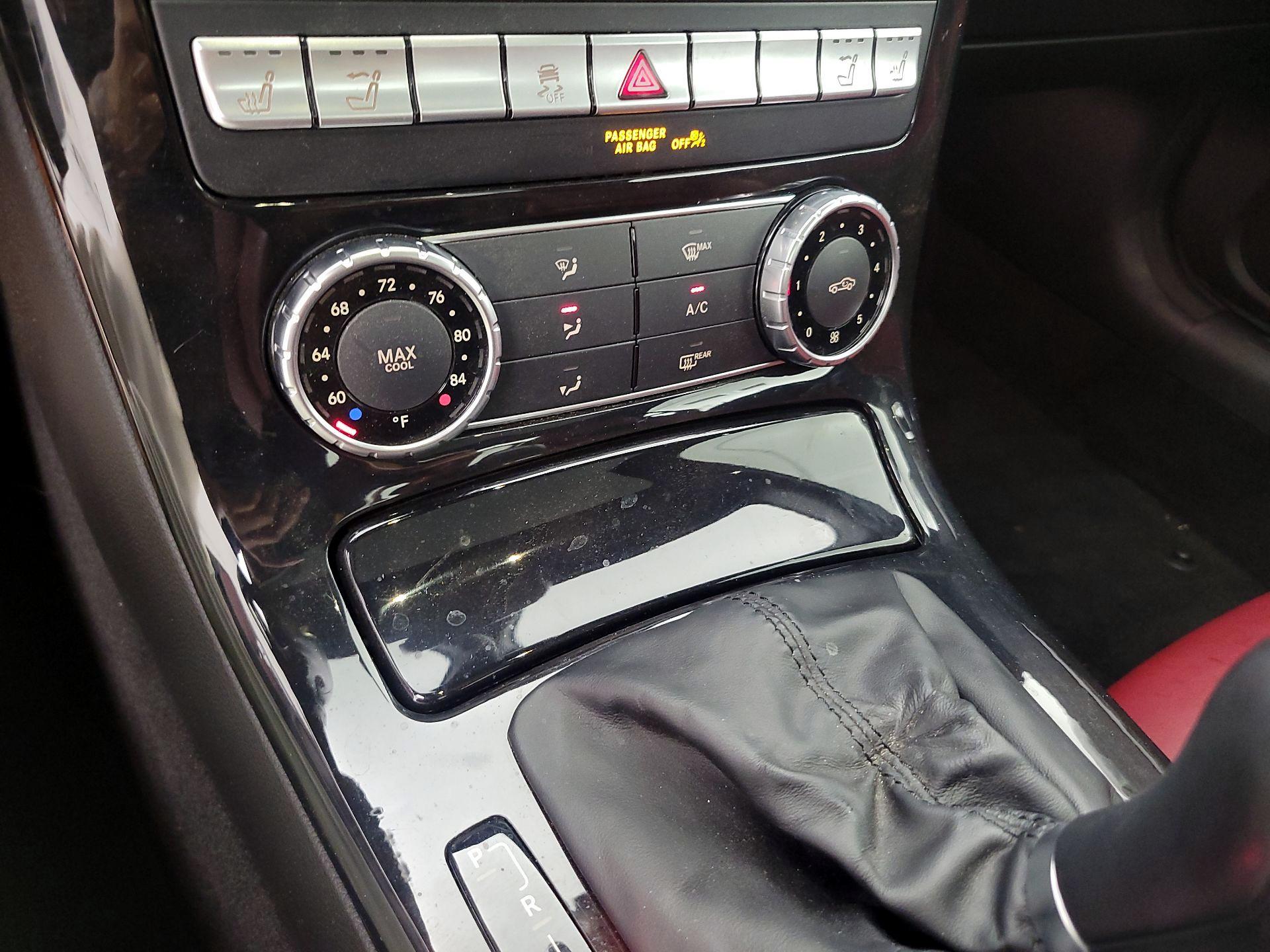 Thumbnail: 2015 Mercedes-Benz SLK - 16