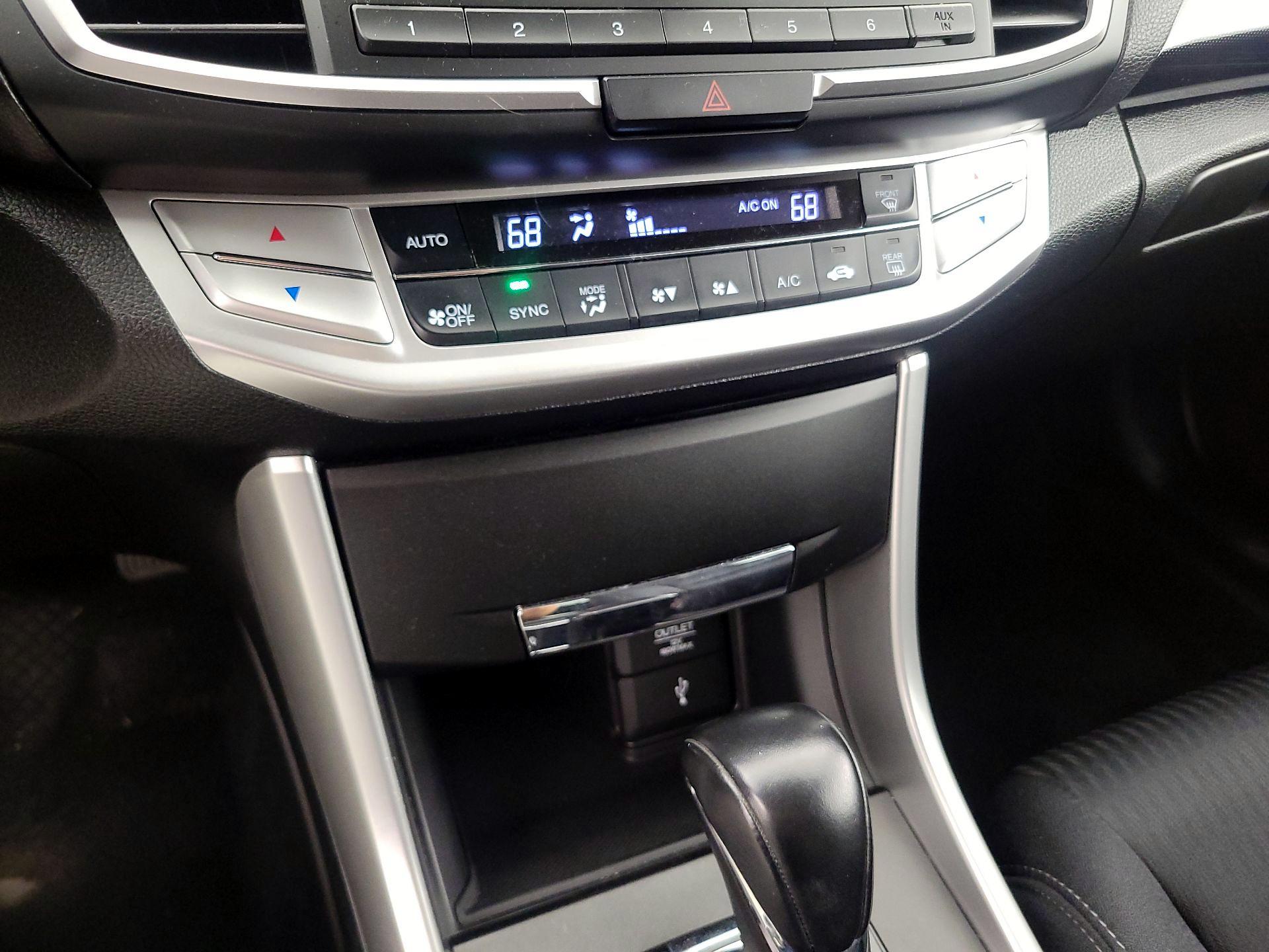 Thumbnail: 2015 Honda Accord - 16