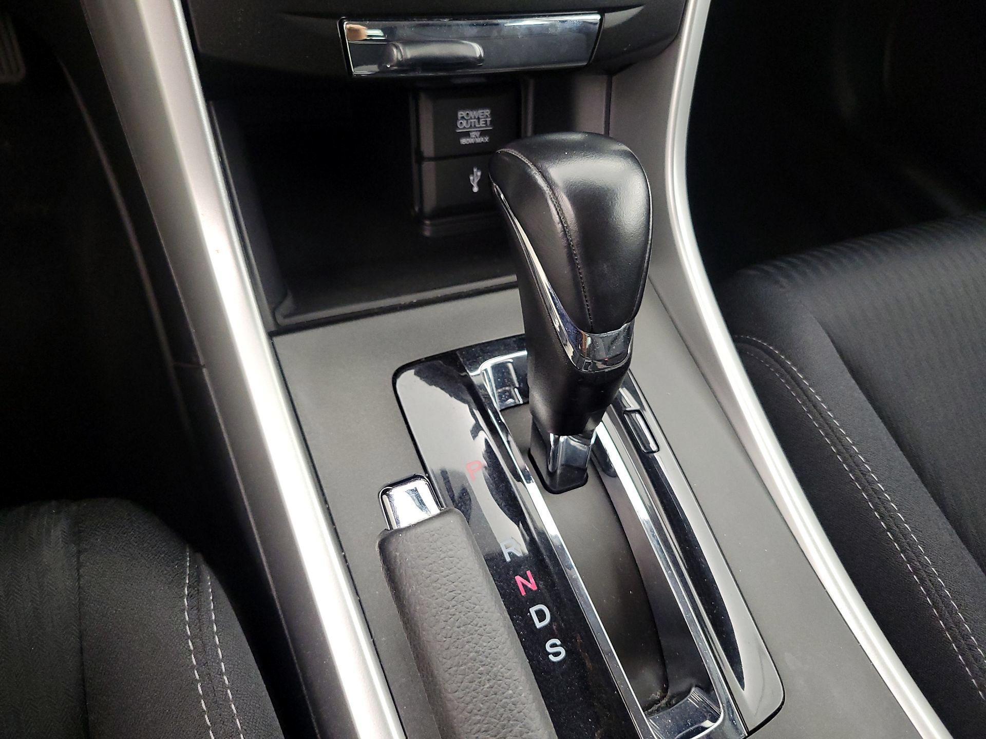 Thumbnail: 2015 Honda Accord - 17