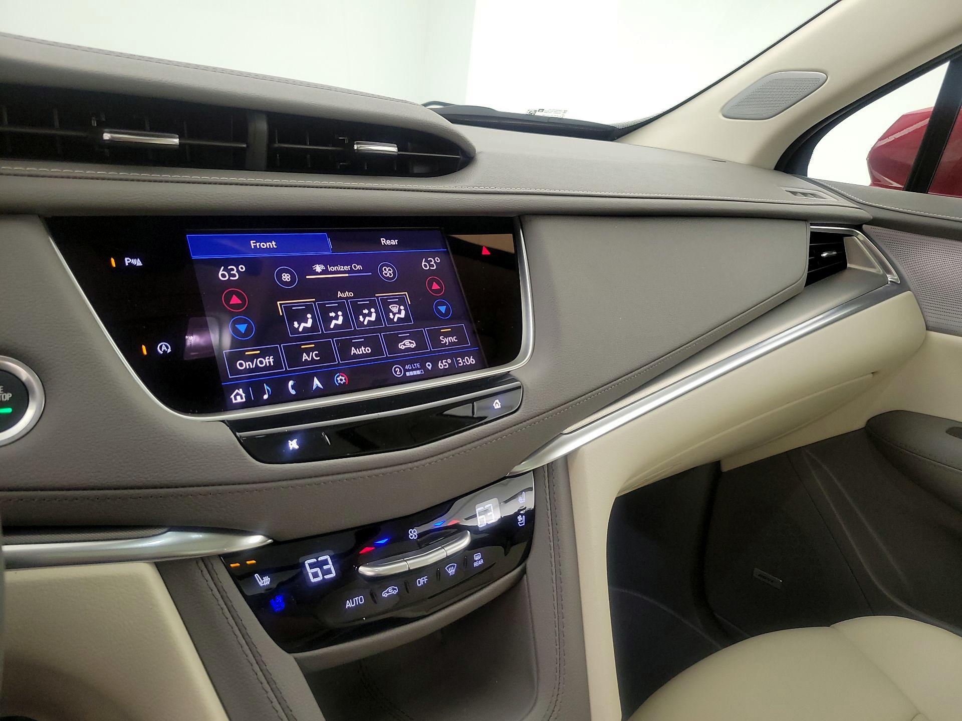 Thumbnail: 2025 Cadillac XT5 - 17