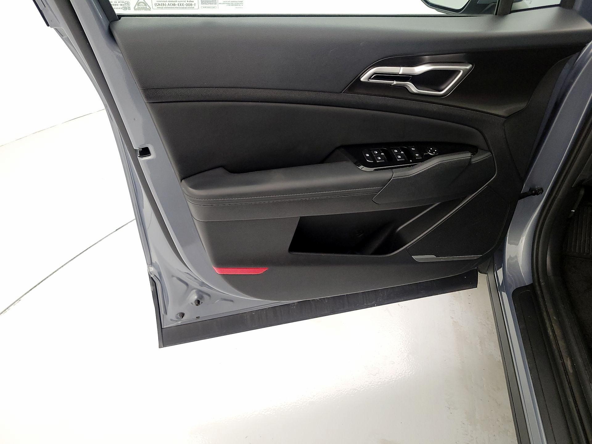 Thumbnail: 2025 Kia Sportage - 12