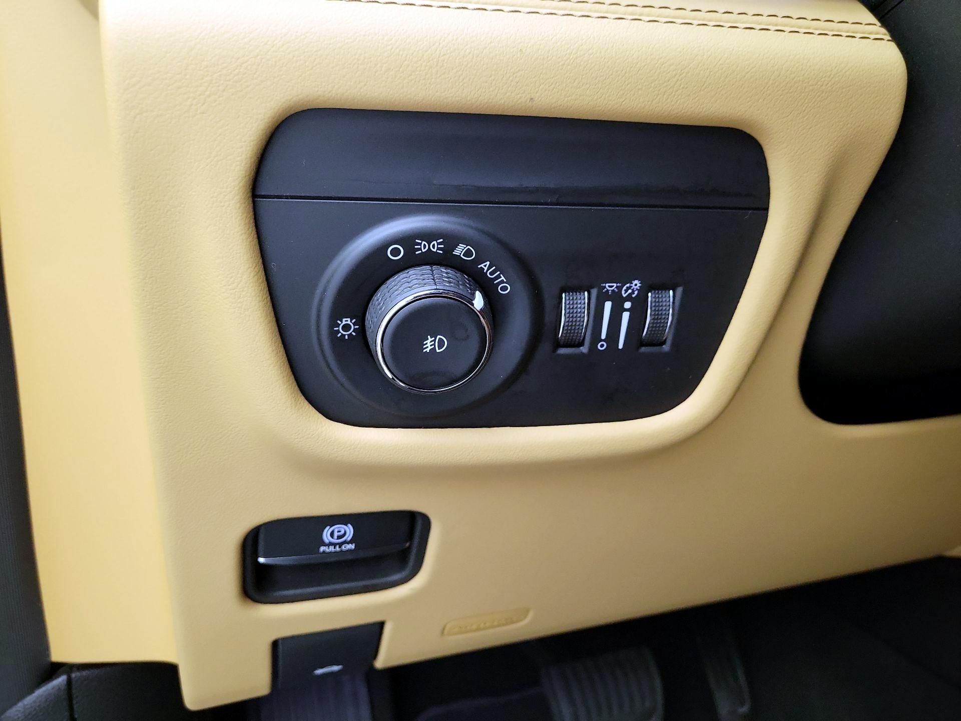 Thumbnail: 2023 Jeep Grand Cherokee - 13