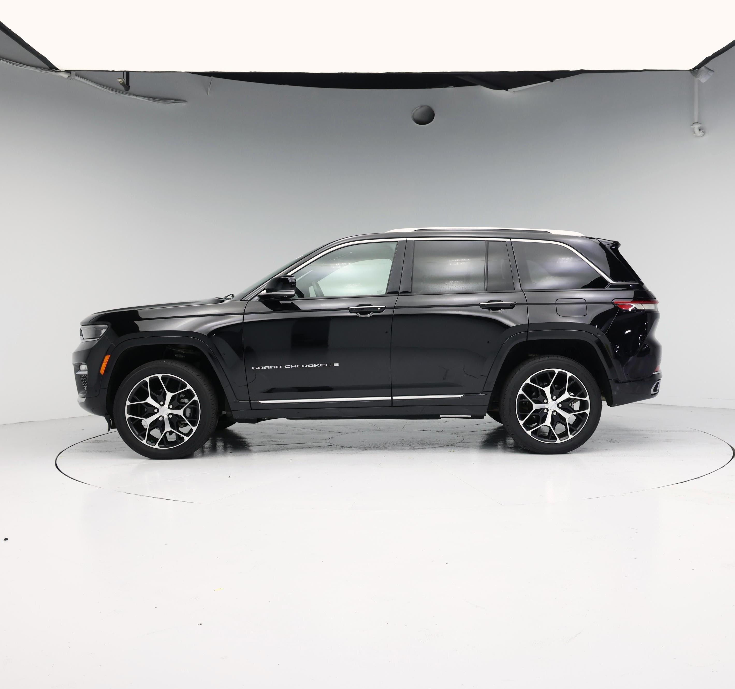 Thumbnail: 2023 Jeep Grand Cherokee - 3