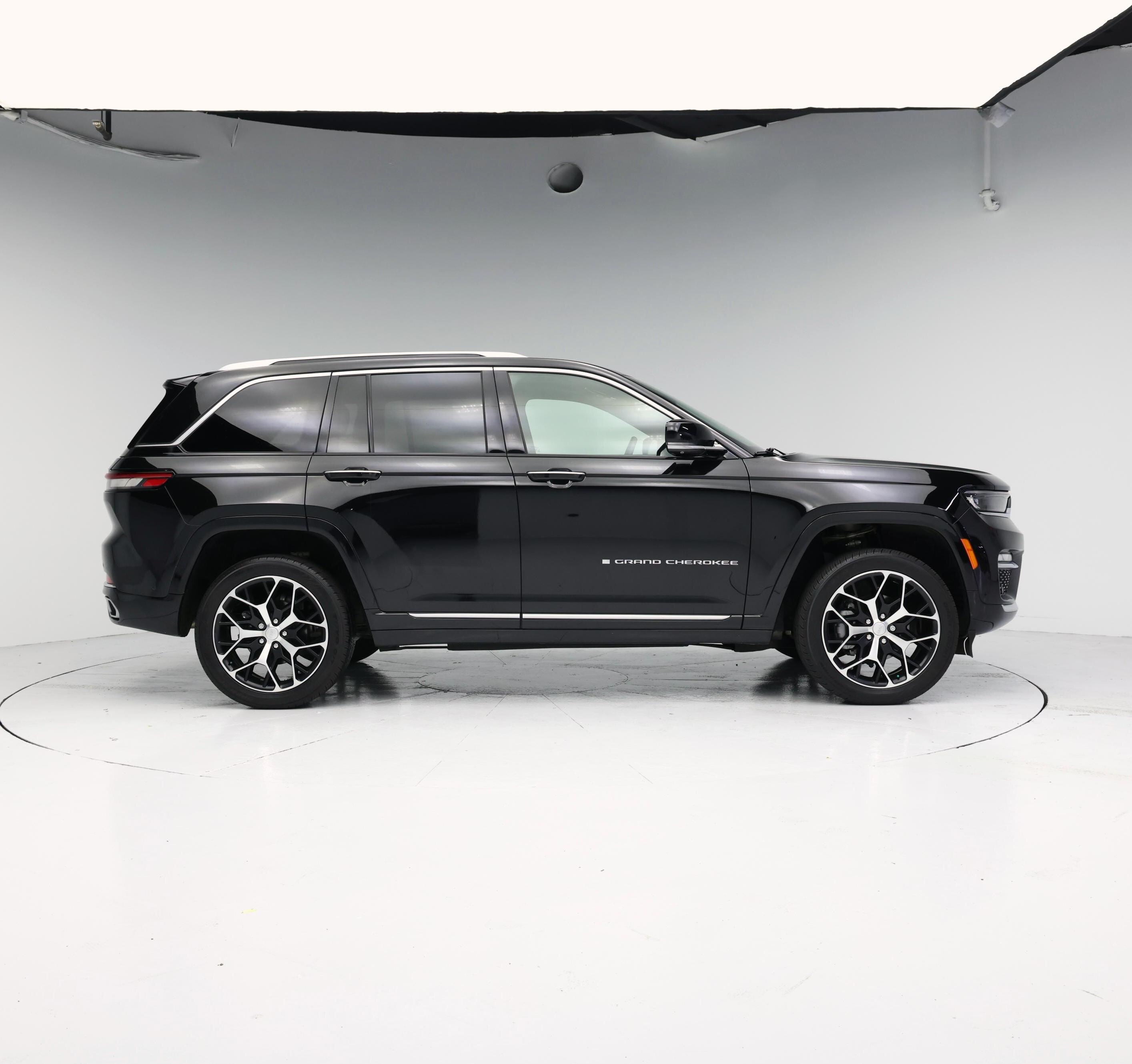 Thumbnail: 2023 Jeep Grand Cherokee - 7