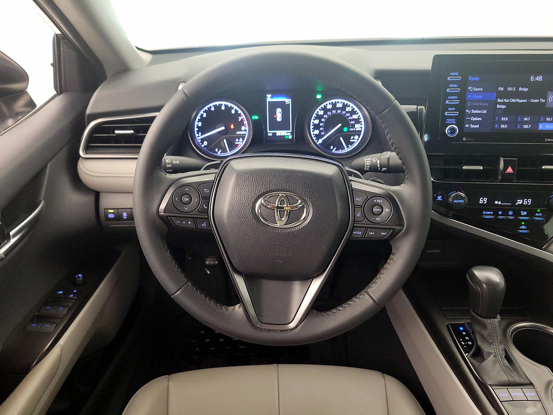 Thumbnail: 2022 Toyota Camry - 10