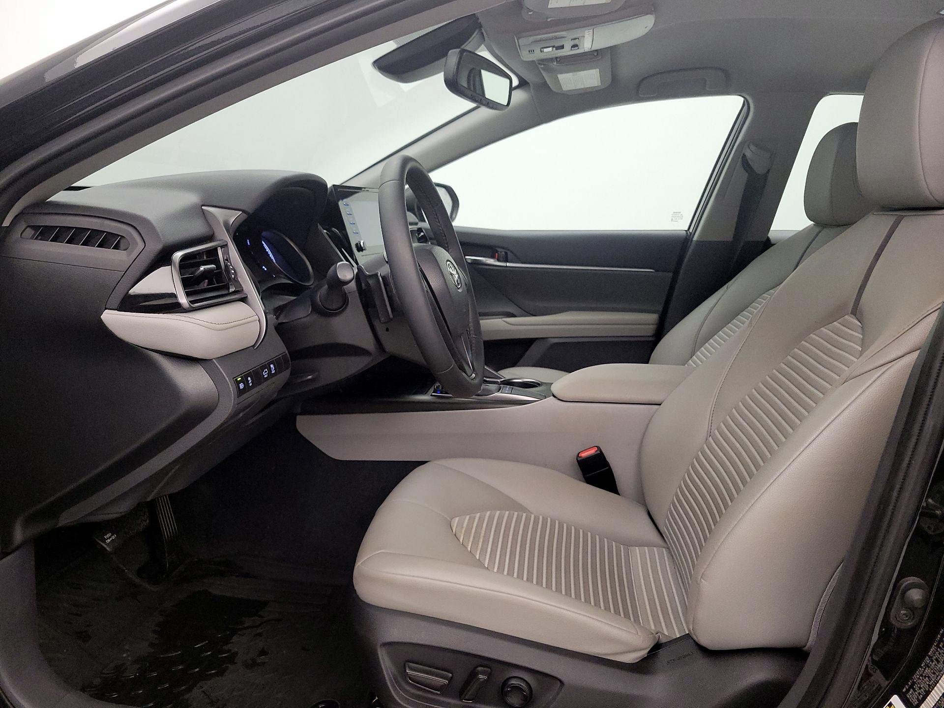 Thumbnail: 2022 Toyota Camry - 11