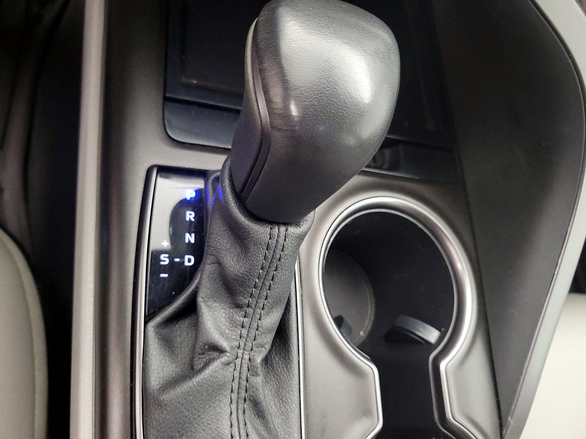 Thumbnail: 2022 Toyota Camry - 17