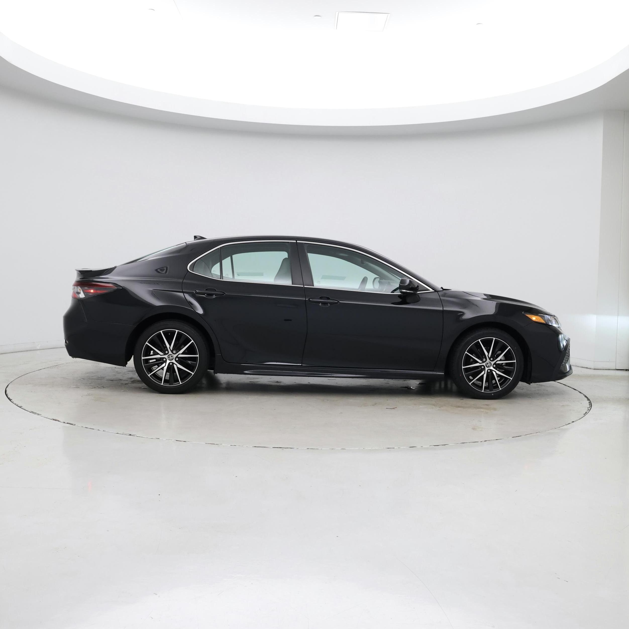 Thumbnail: 2022 Toyota Camry - 7