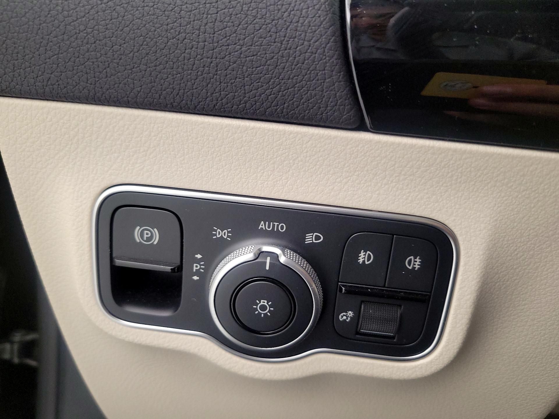 Thumbnail: 2025 Mercedes-Benz GLA - 13