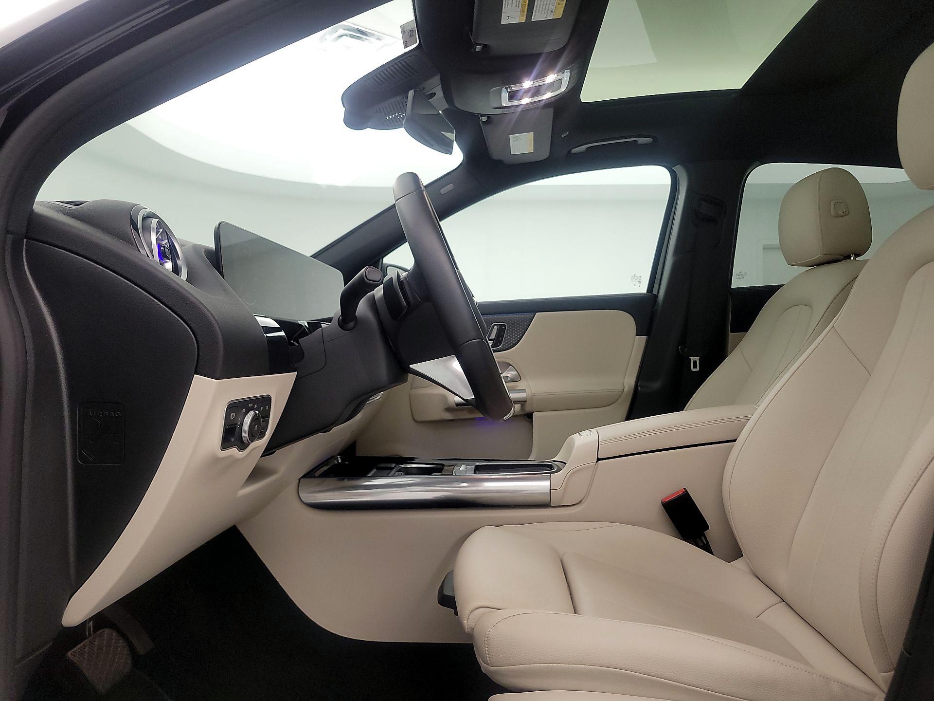 Thumbnail: 2025 Mercedes-Benz GLA - 19