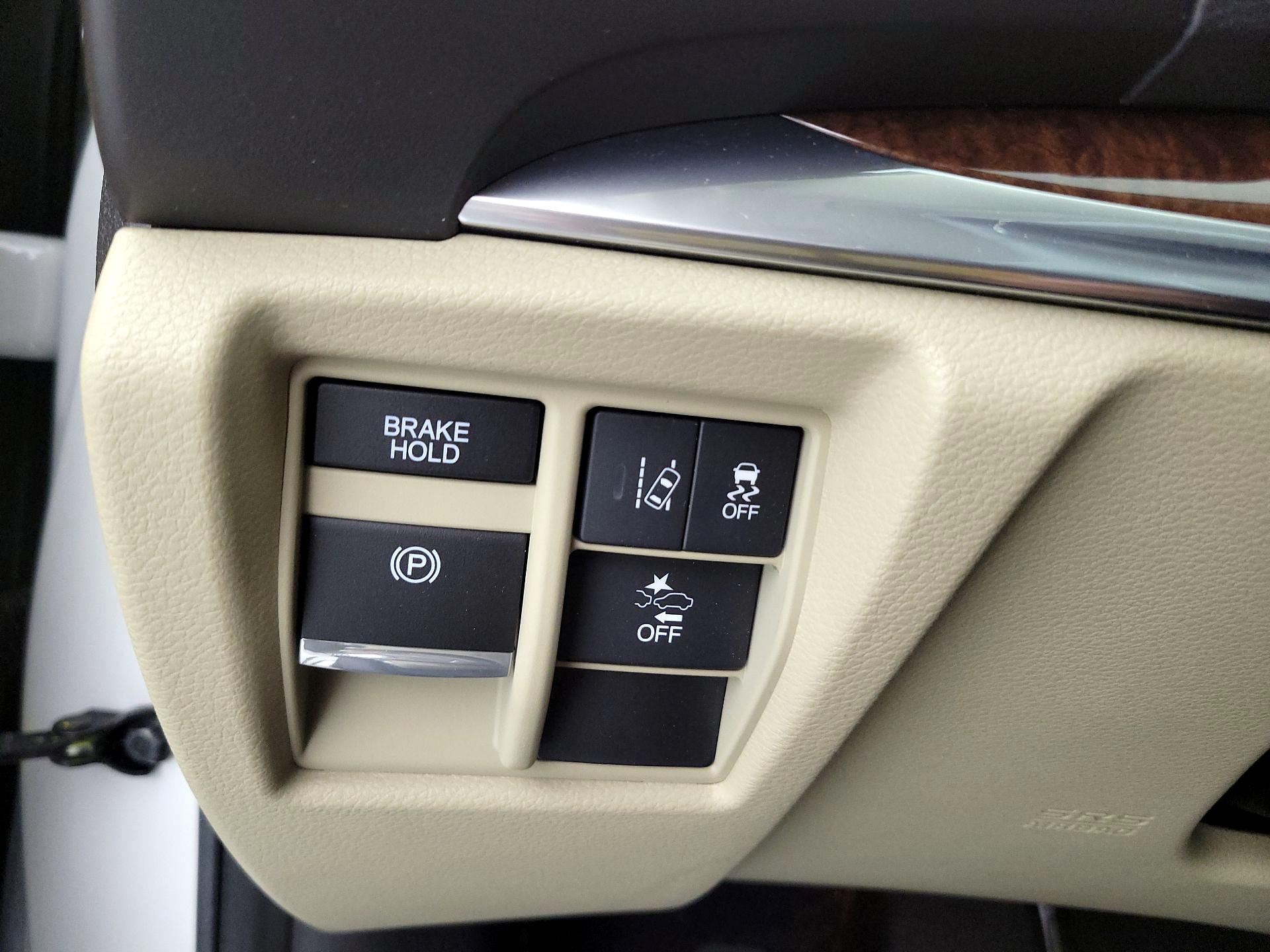 Thumbnail: 2020 Acura MDX - 13