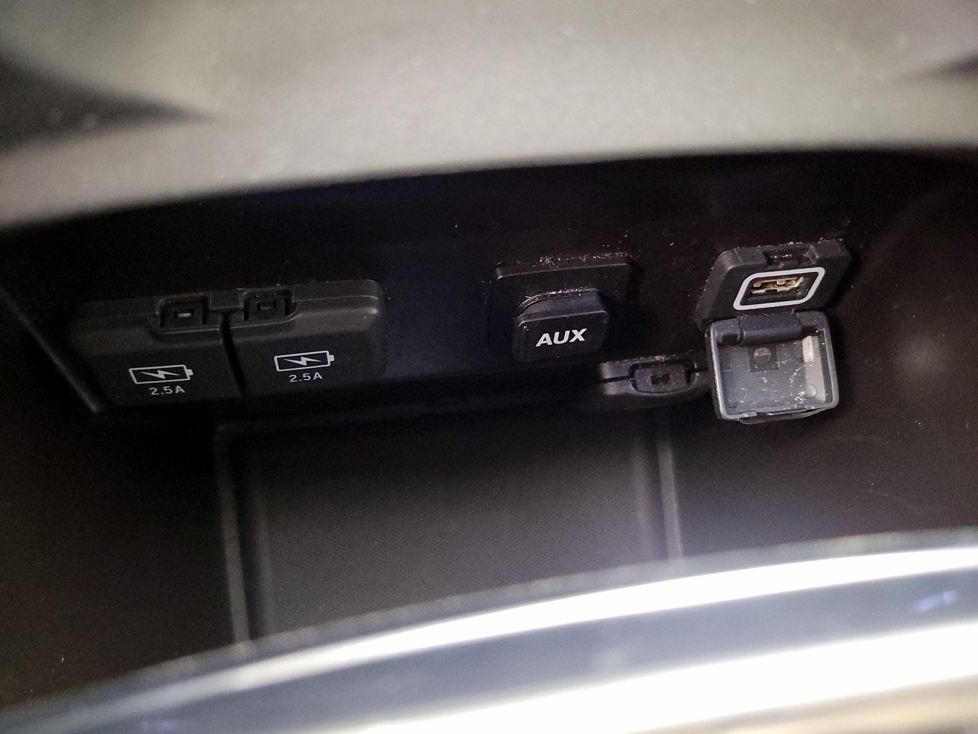 Thumbnail: 2020 Acura MDX - 18