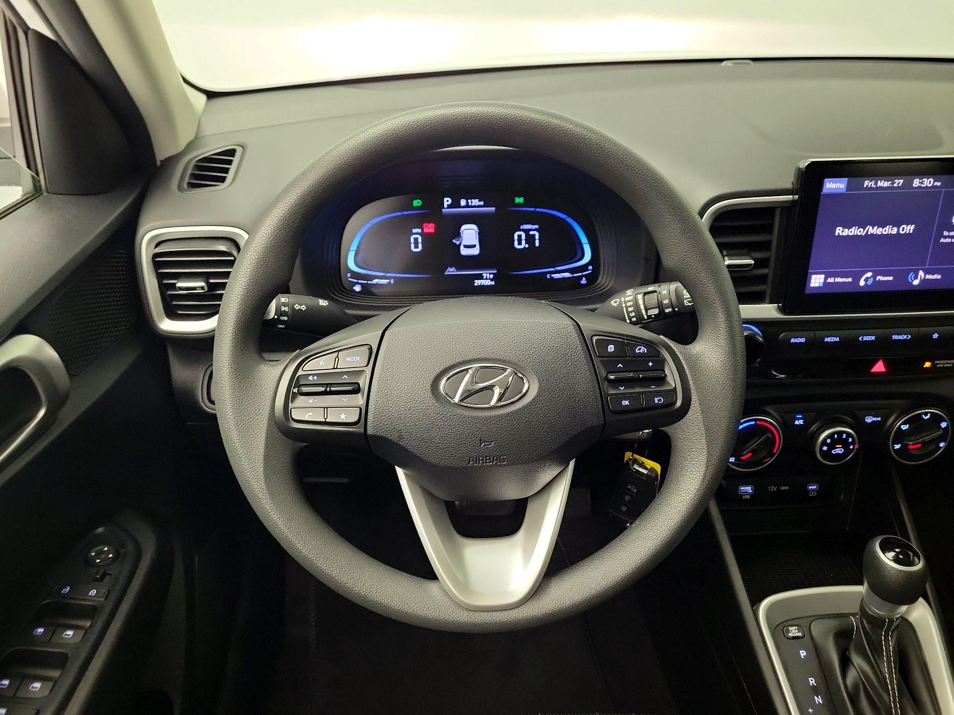 Thumbnail: 2023 Hyundai Venue - 10