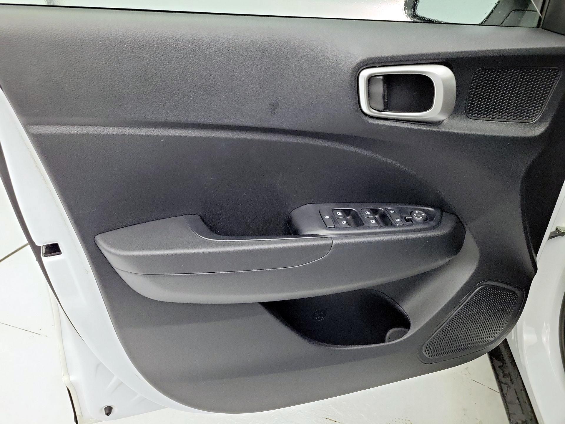 Thumbnail: 2023 Hyundai Venue - 12