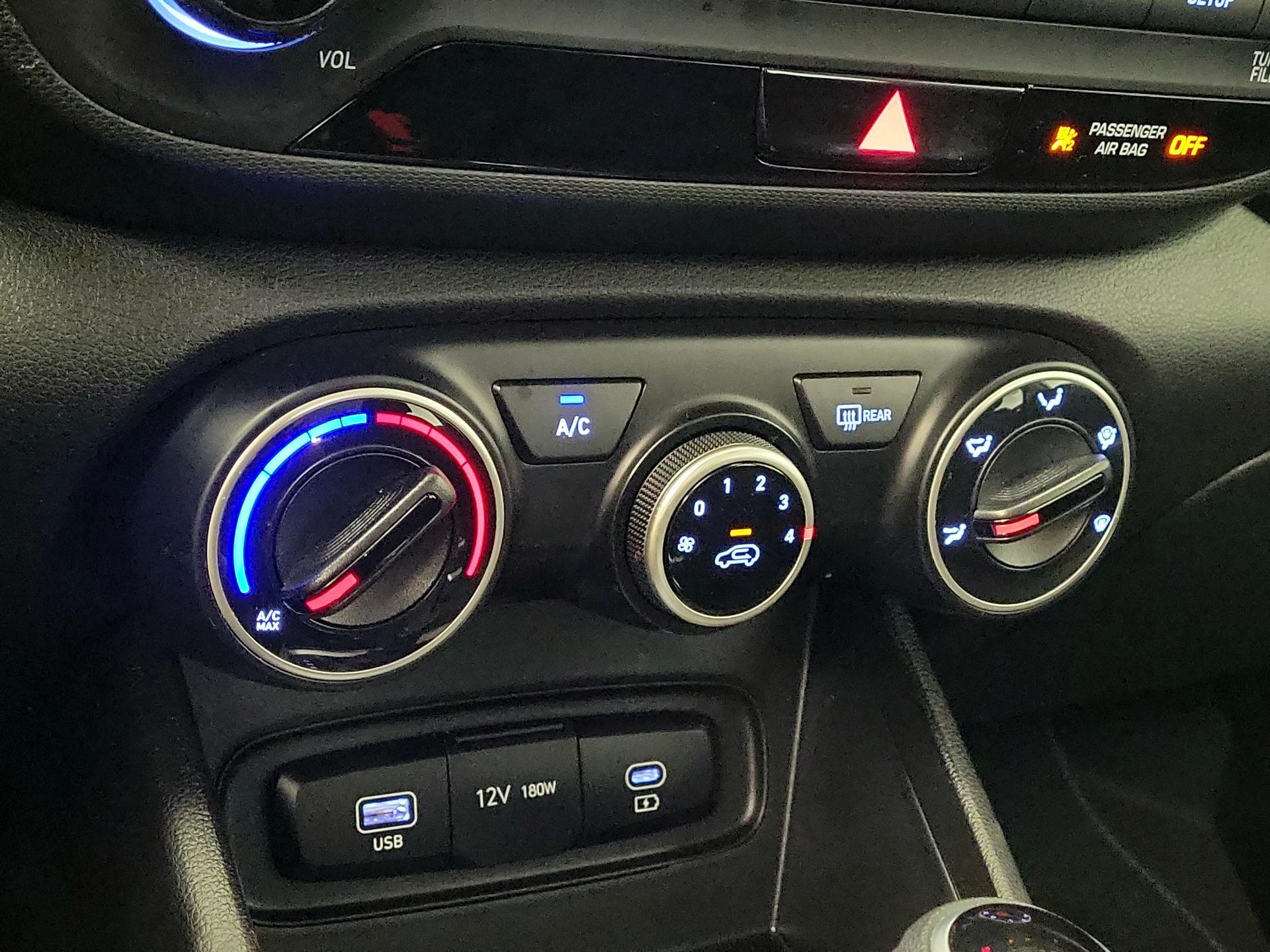 Thumbnail: 2023 Hyundai Venue - 16