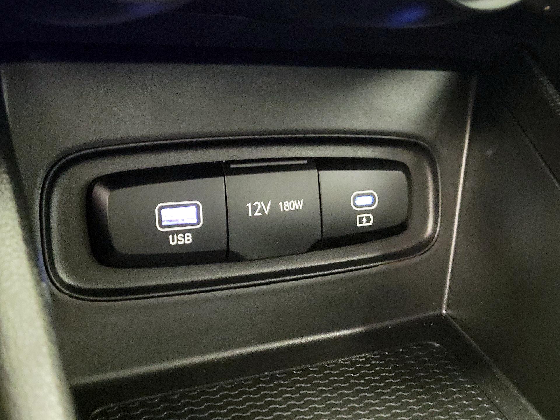 Thumbnail: 2023 Hyundai Venue - 18