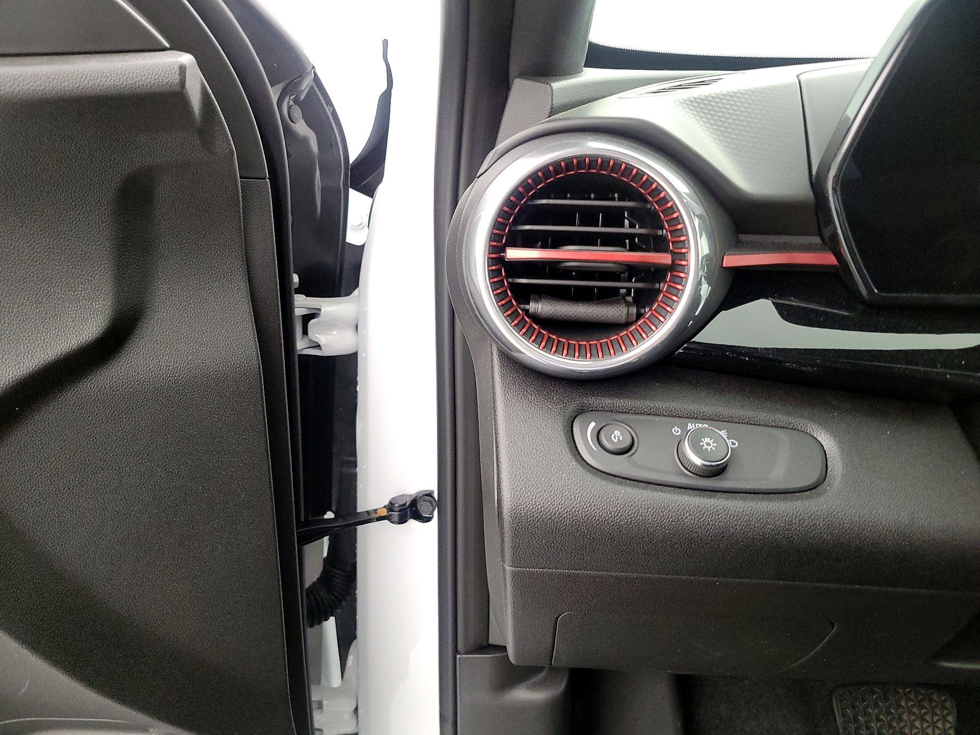 Thumbnail: 2025 Chevrolet Trax - 13