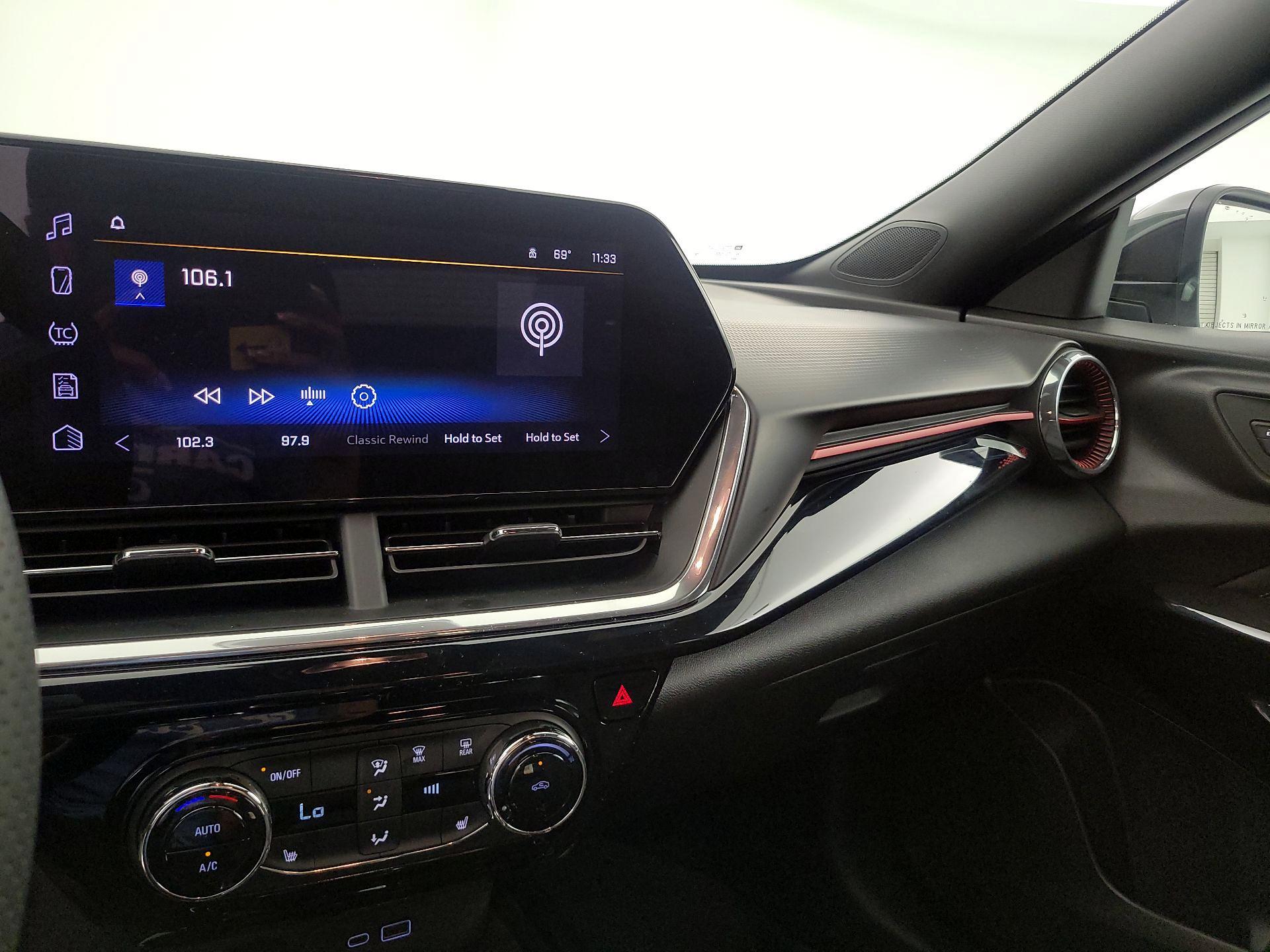 Thumbnail: 2025 Chevrolet Trax - 15