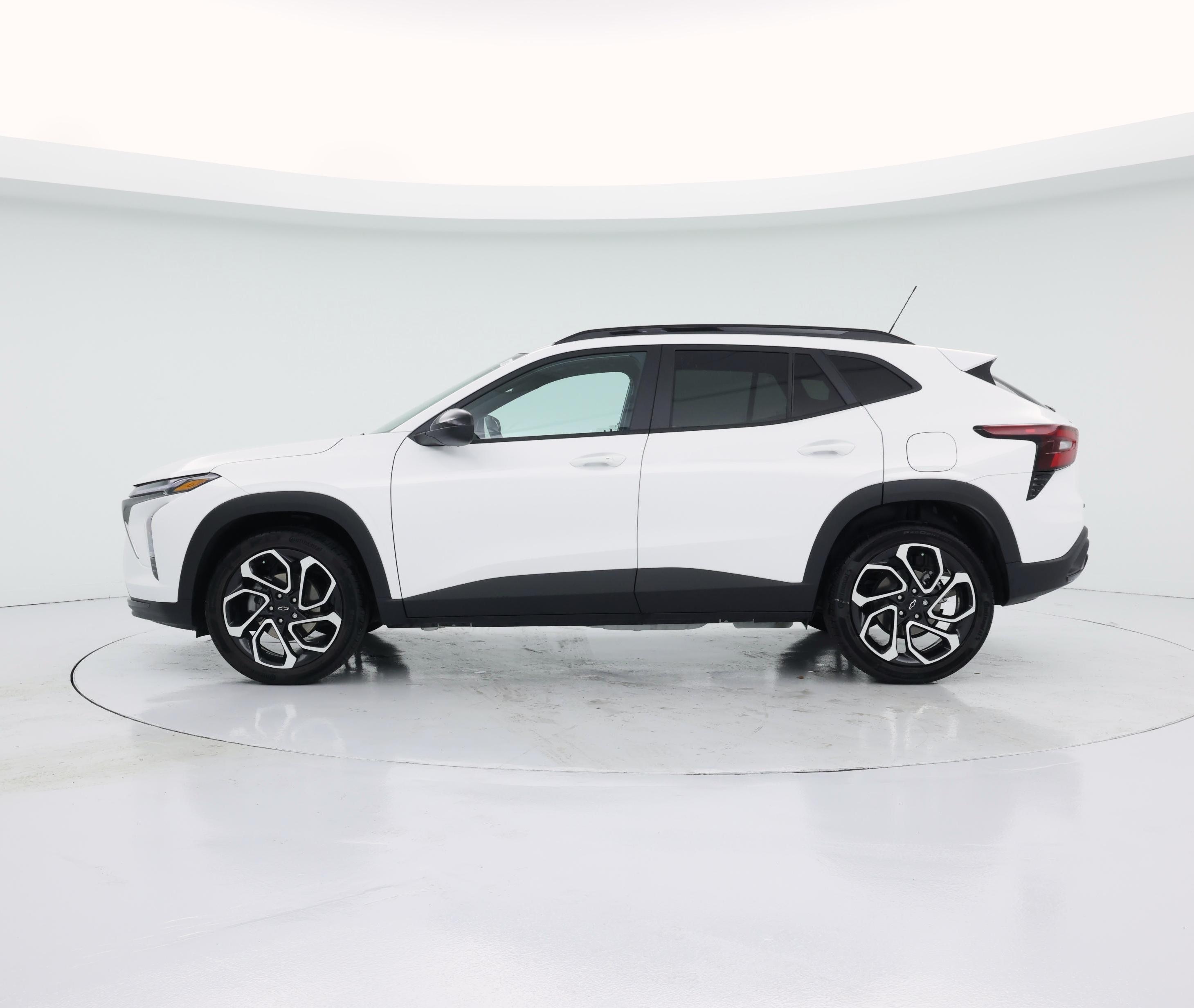 Thumbnail: 2025 Chevrolet Trax - 3