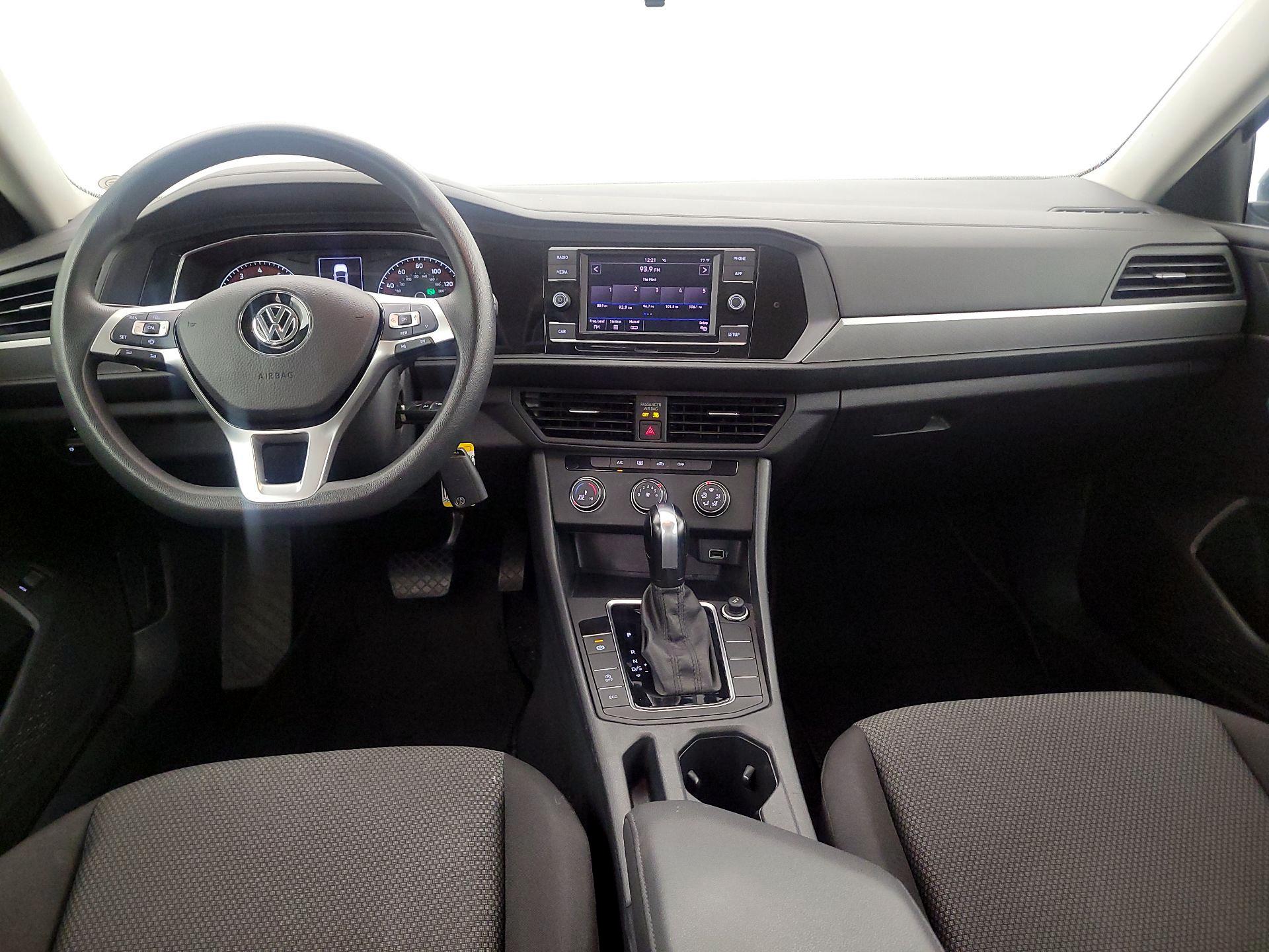 Thumbnail: 2019 Volkswagen Jetta - 9