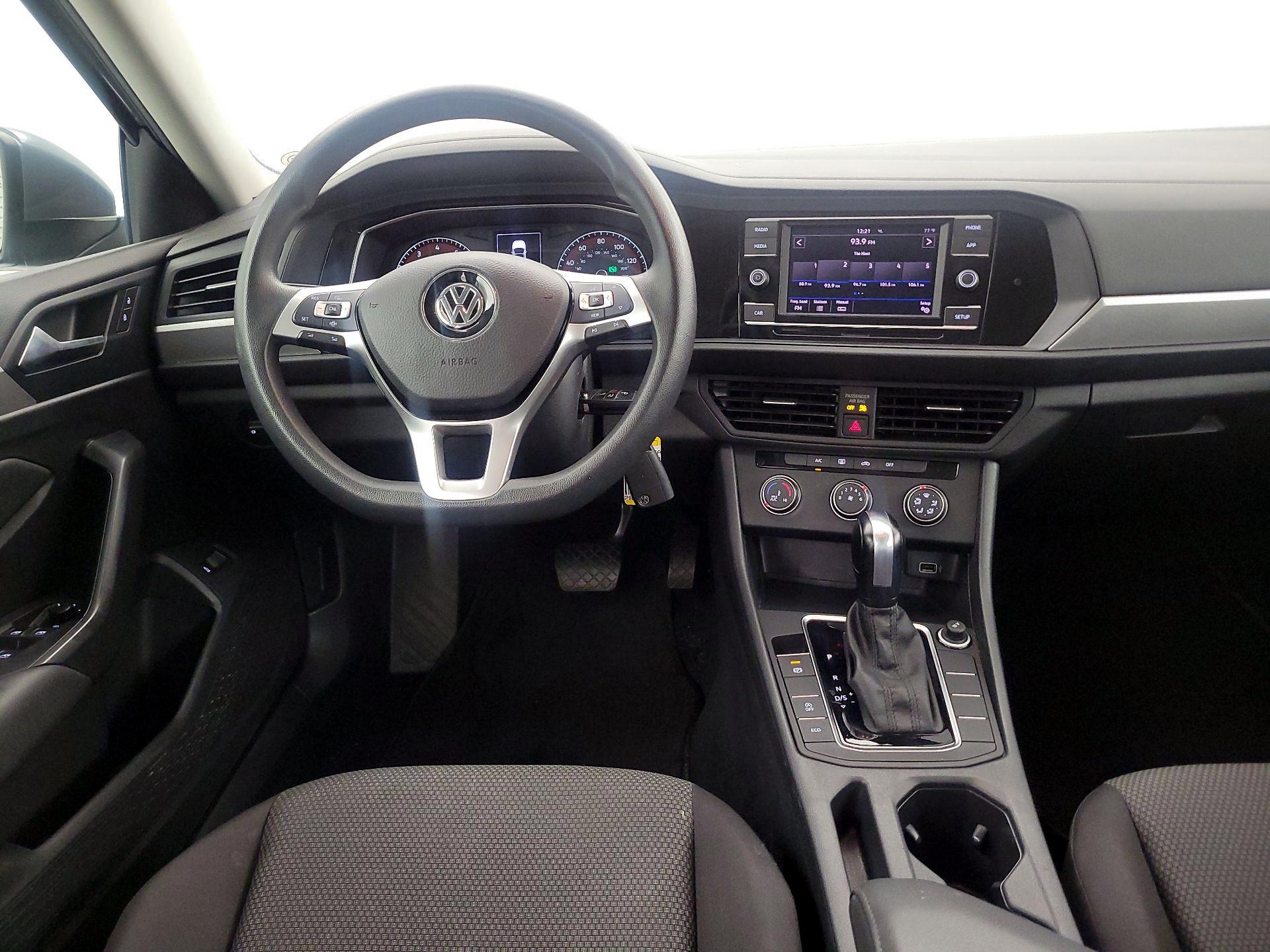 Thumbnail: 2019 Volkswagen Jetta - 10