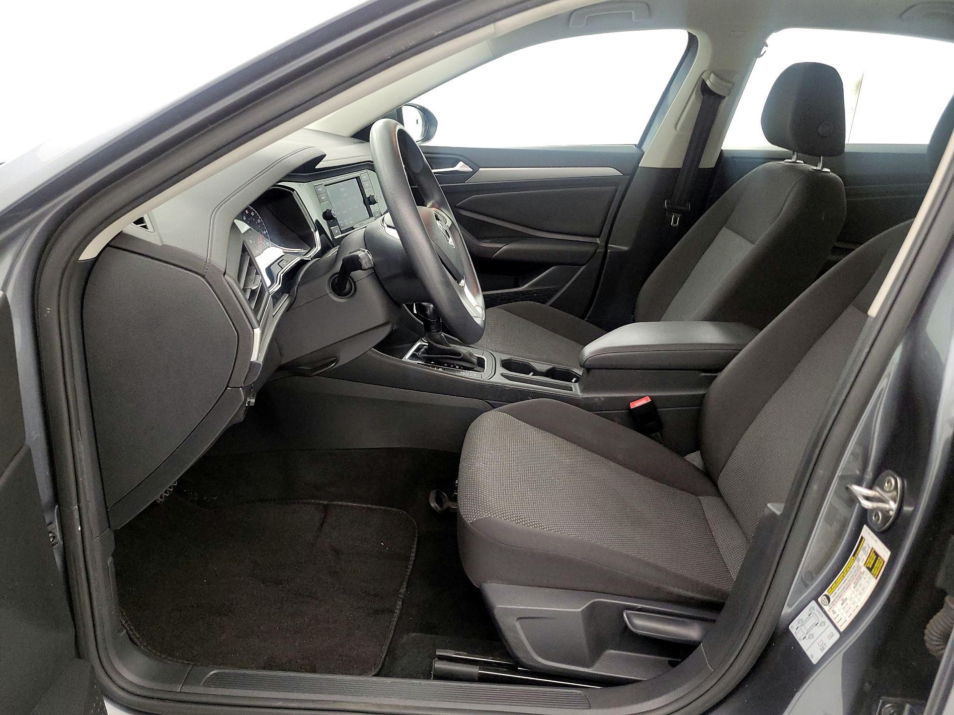 Thumbnail: 2019 Volkswagen Jetta - 11