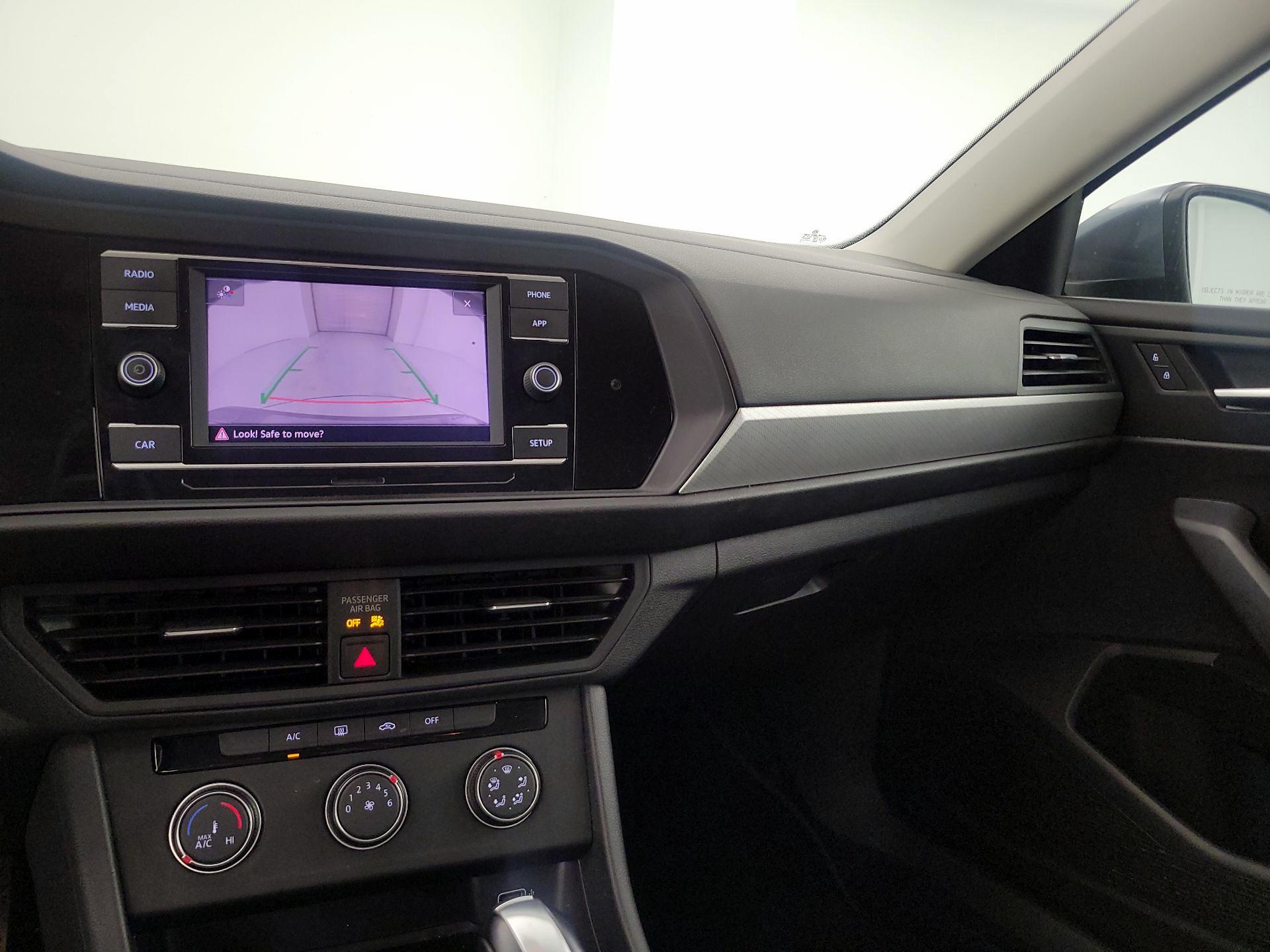 Thumbnail: 2019 Volkswagen Jetta - 14