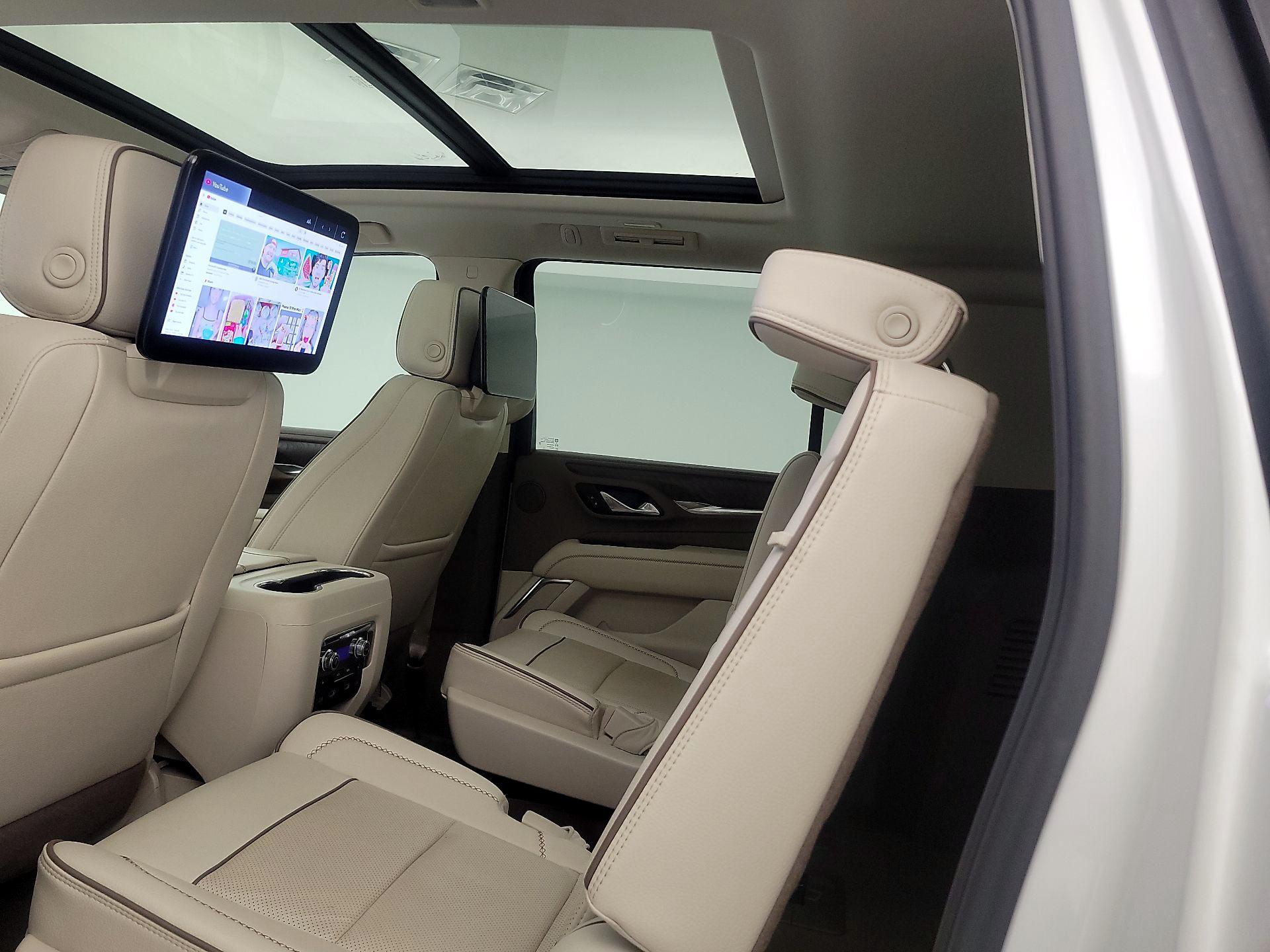 Thumbnail: 2023 GMC Yukon XL - 20