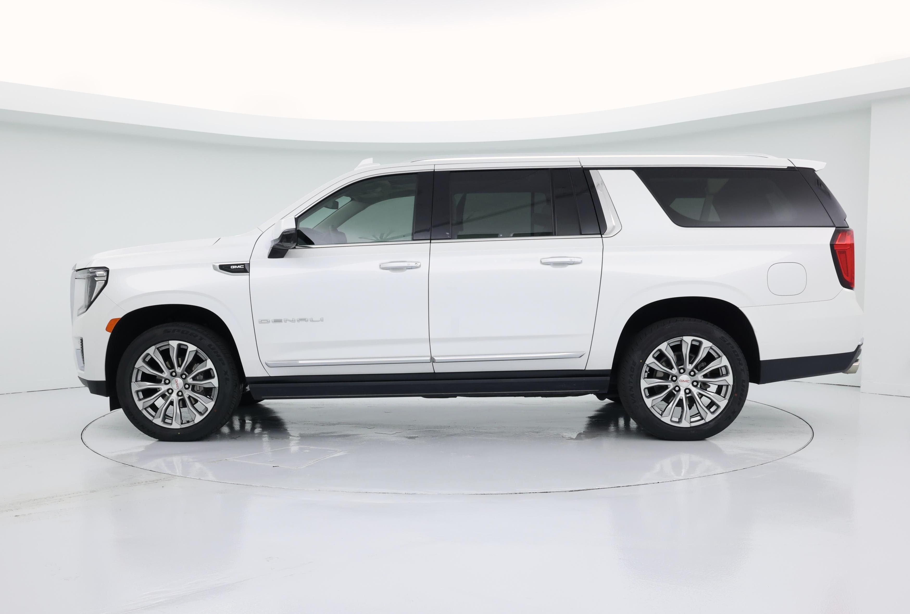 Thumbnail: 2023 GMC Yukon XL - 3