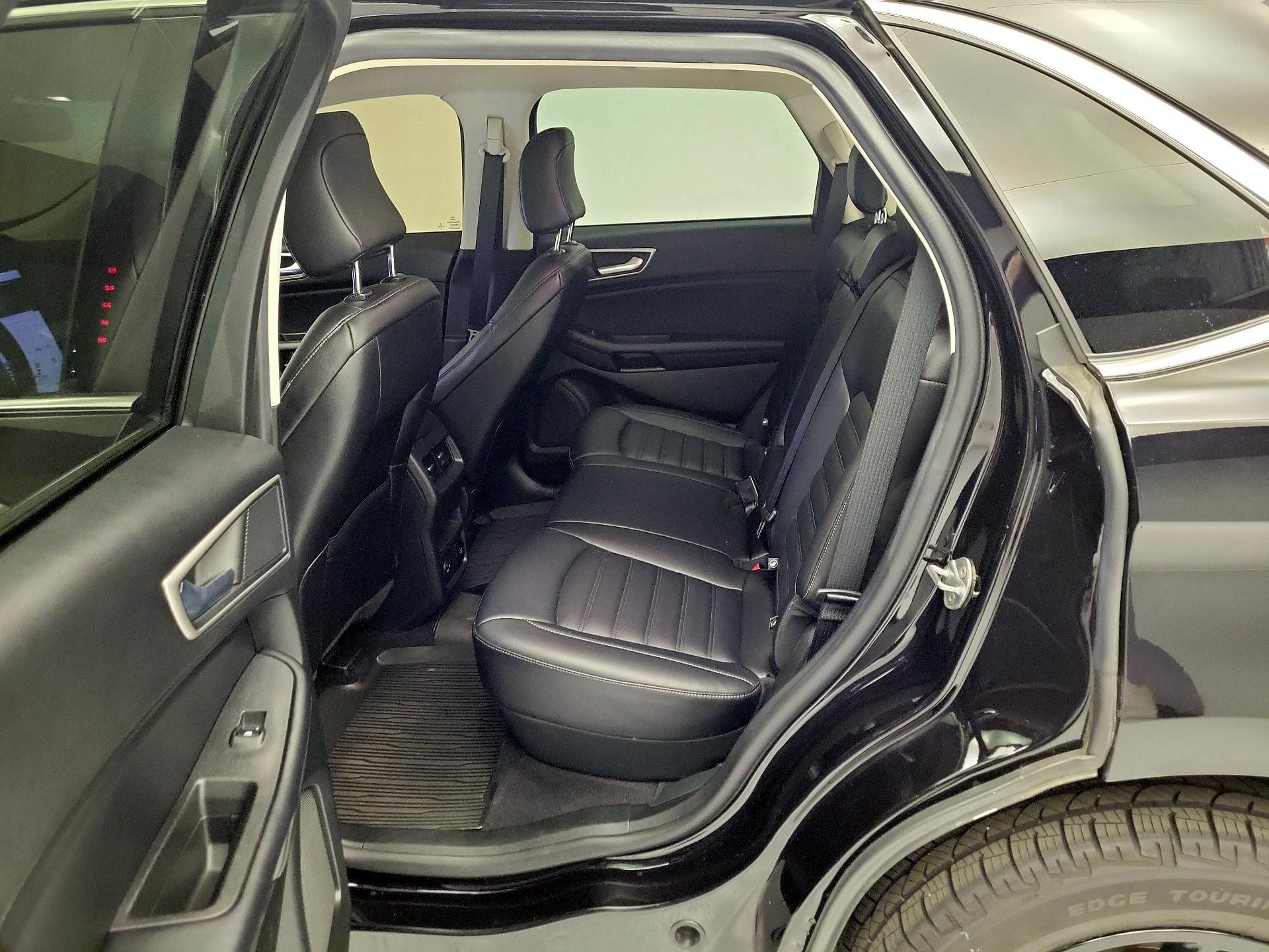 Thumbnail: 2022 Ford Edge - 19