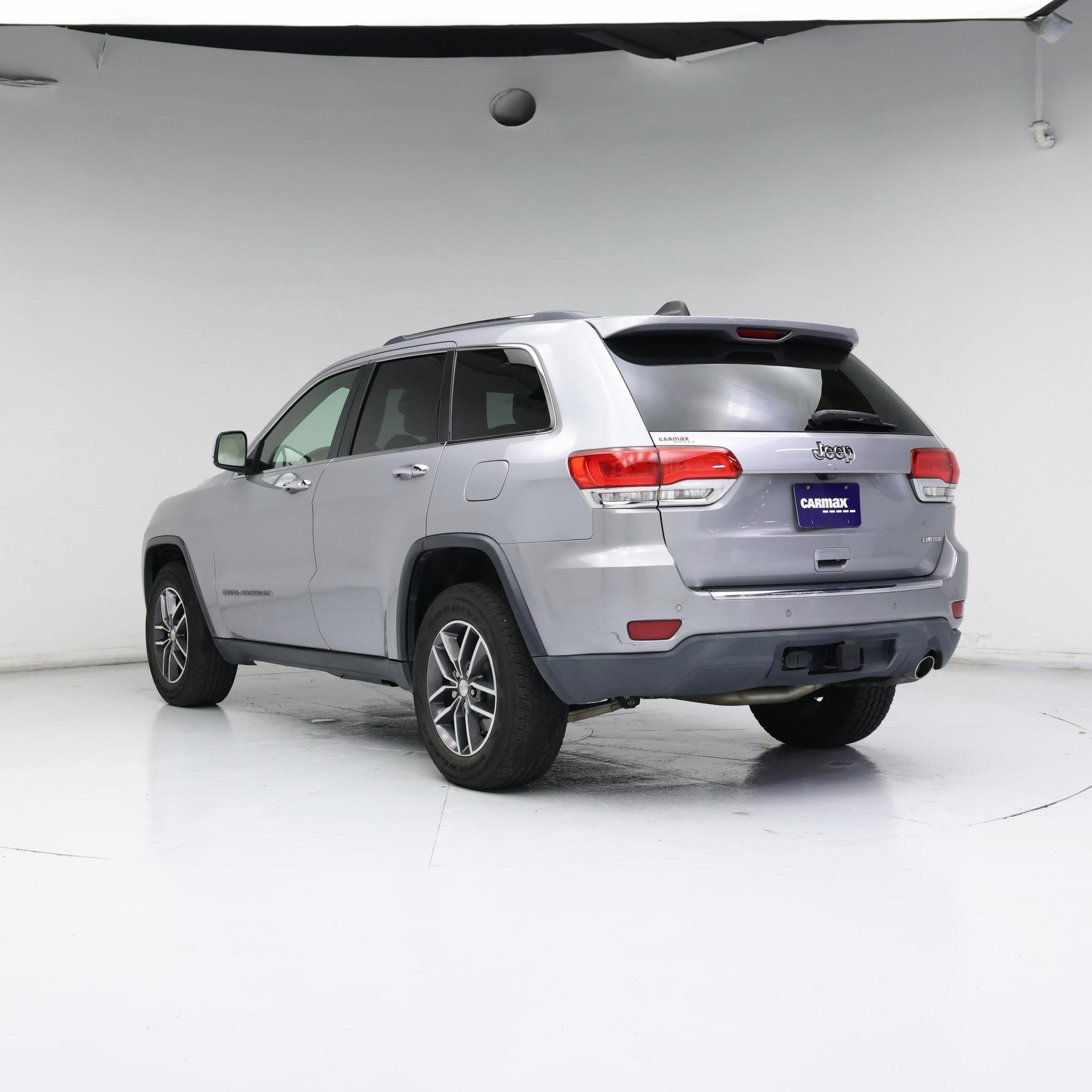 Thumbnail: 2017 Jeep Grand Cherokee - 2