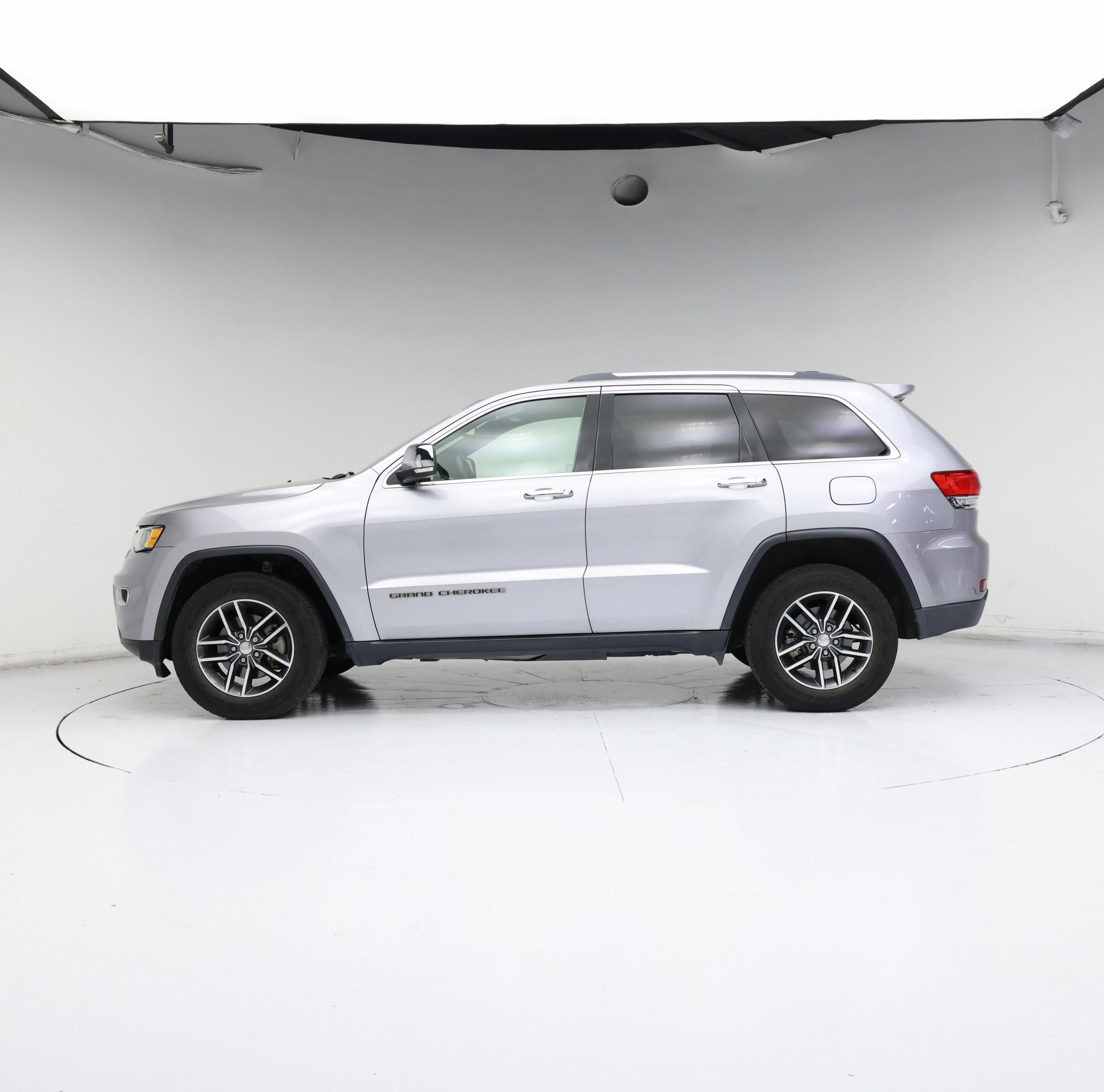 Thumbnail: 2017 Jeep Grand Cherokee - 3