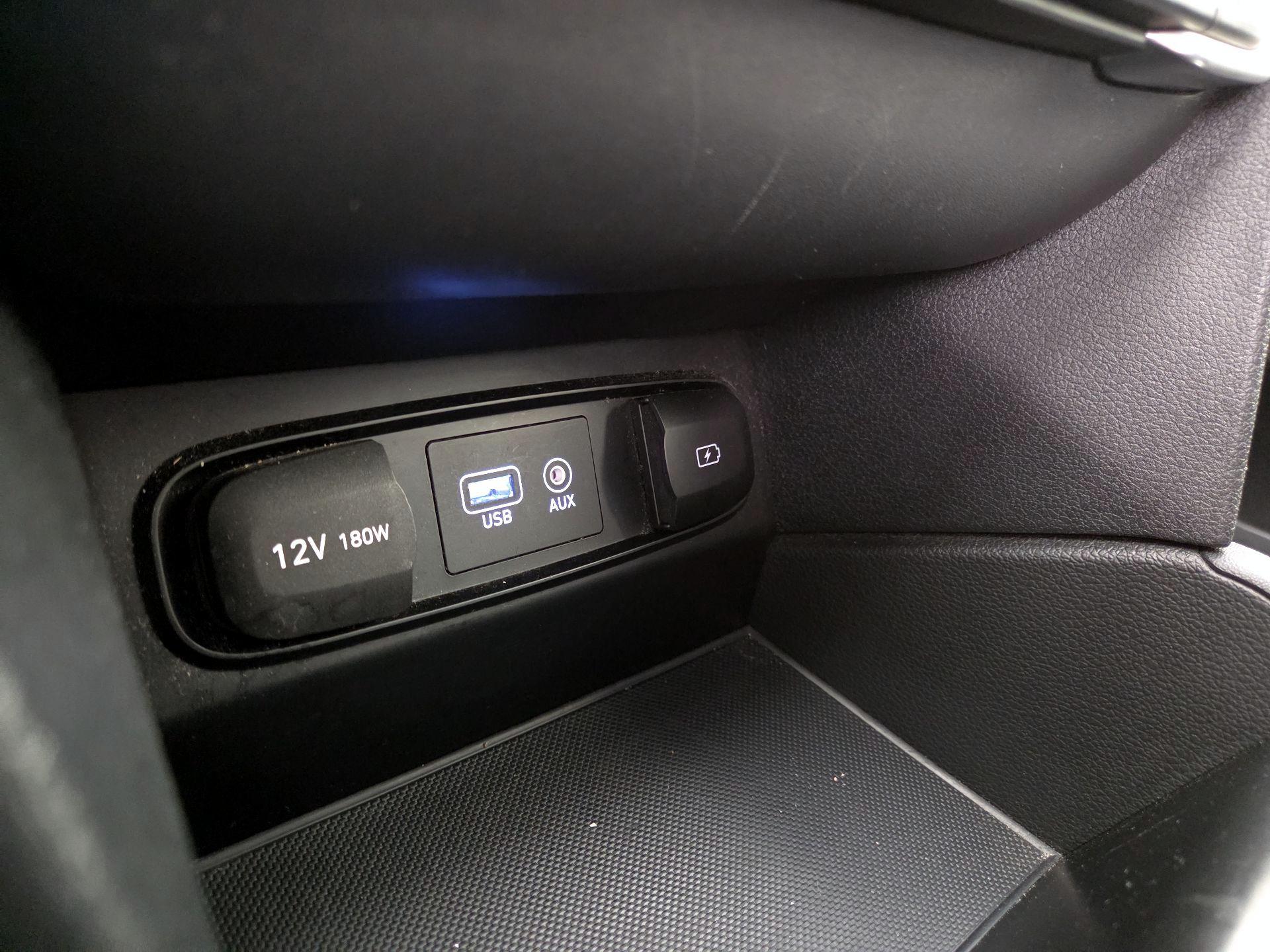 Thumbnail: 2019 Hyundai Santa Fe - 18