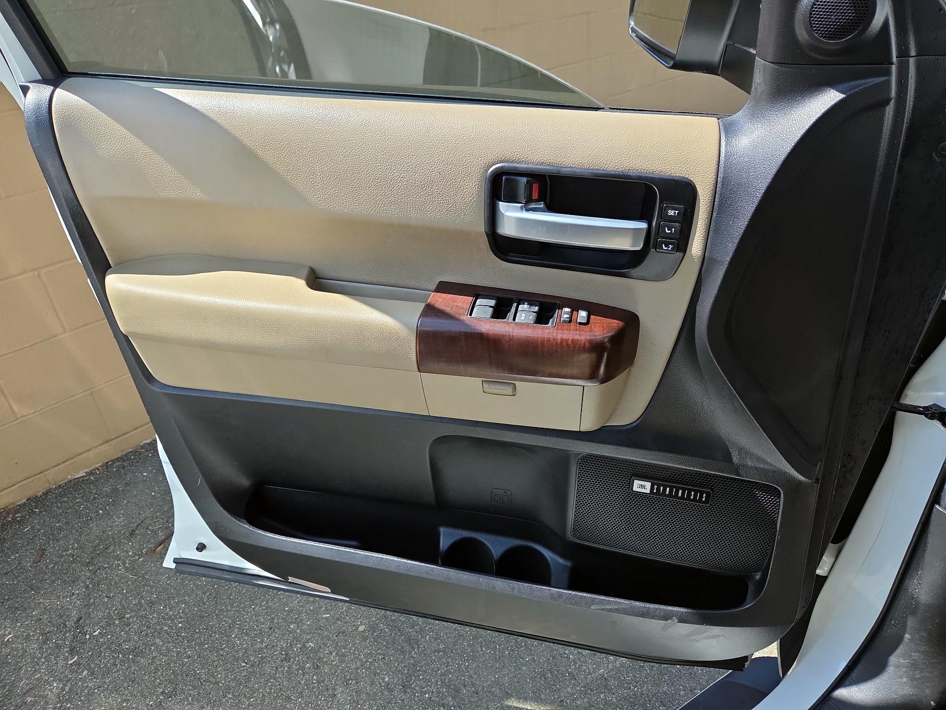 Thumbnail: 2016 Toyota Sequoia - 10