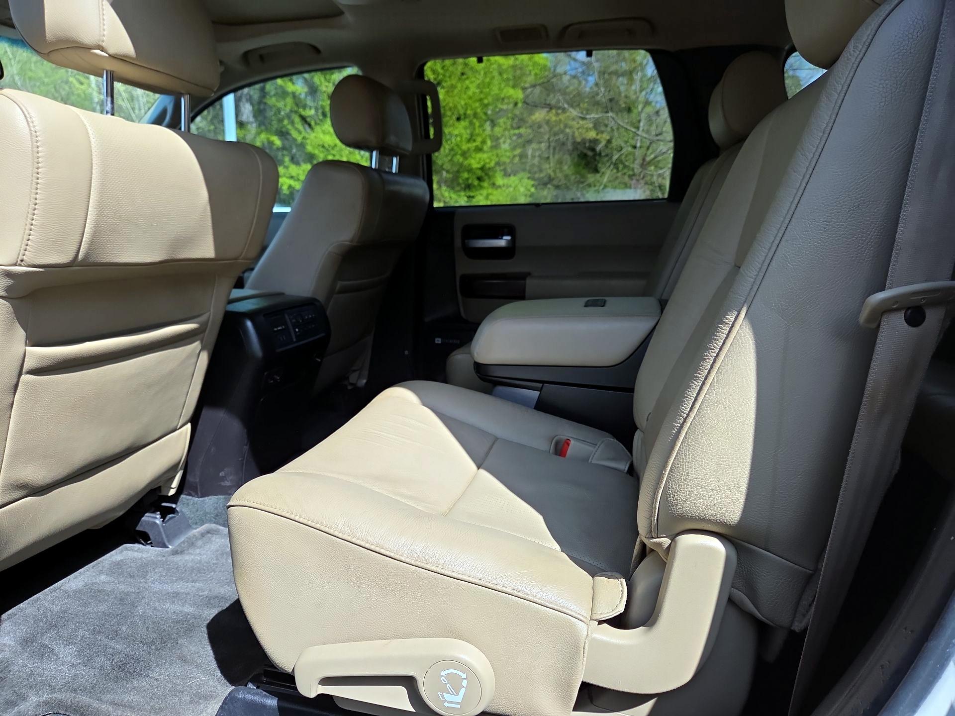 Thumbnail: 2016 Toyota Sequoia - 17