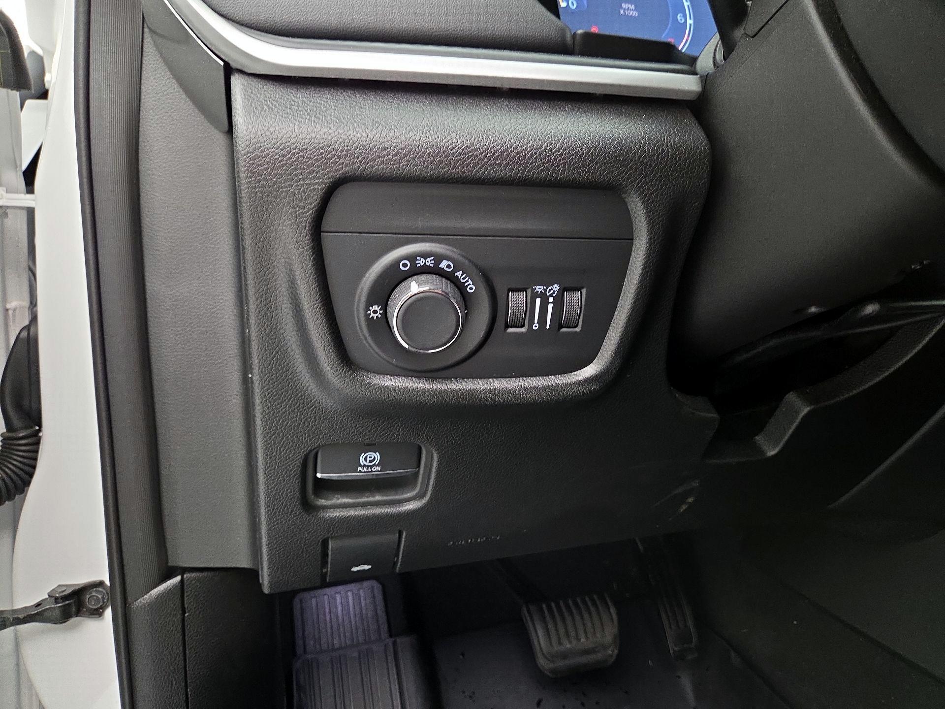 Thumbnail: 2024 Jeep Grand Cherokee - 13